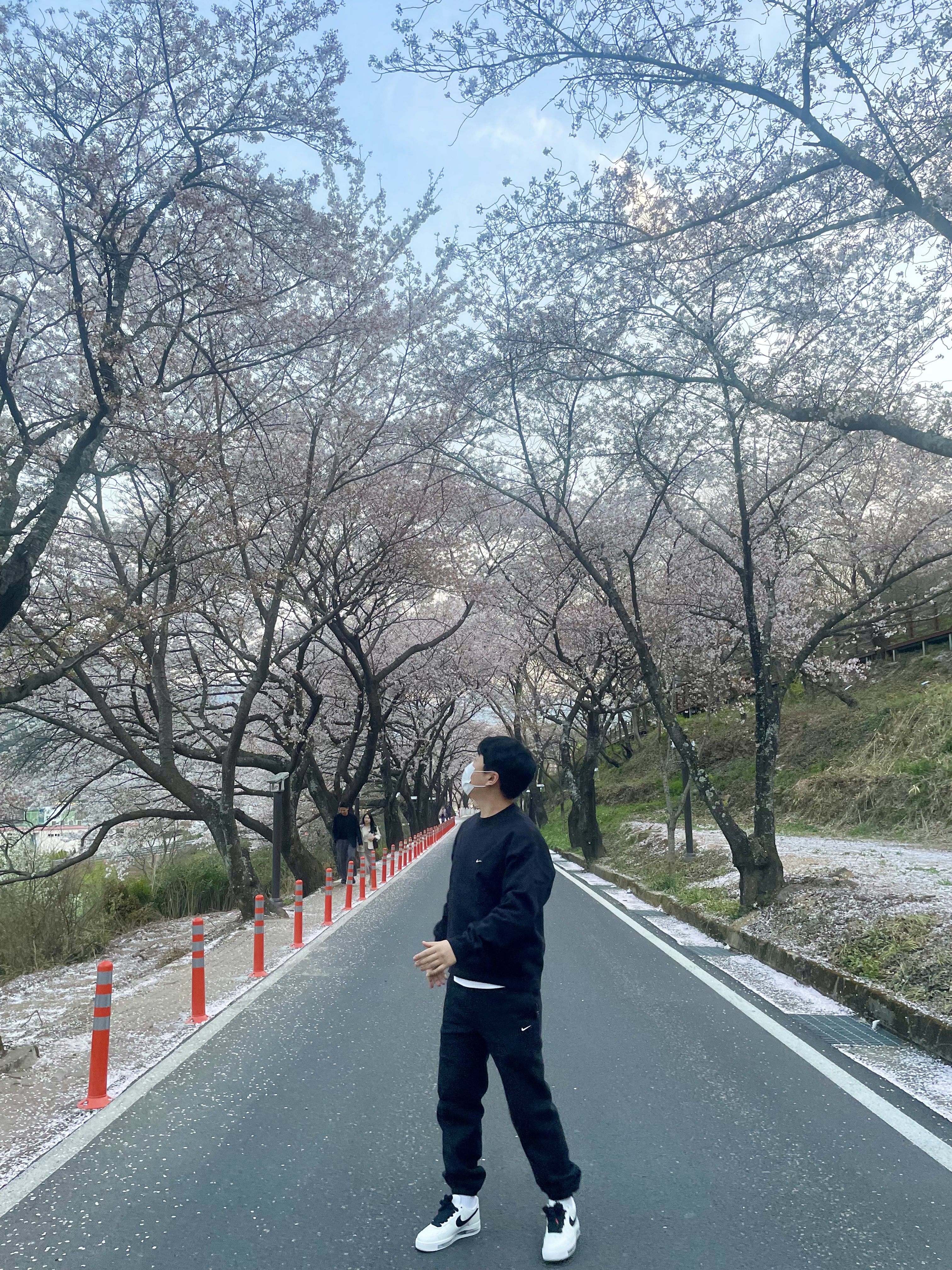 Nike NRG Solo Swoosh Crew Fleece Black White - Asia, (W) Nike NRG Solo Swoosh Fleece Pants Black White - US/EU 착용 스타일