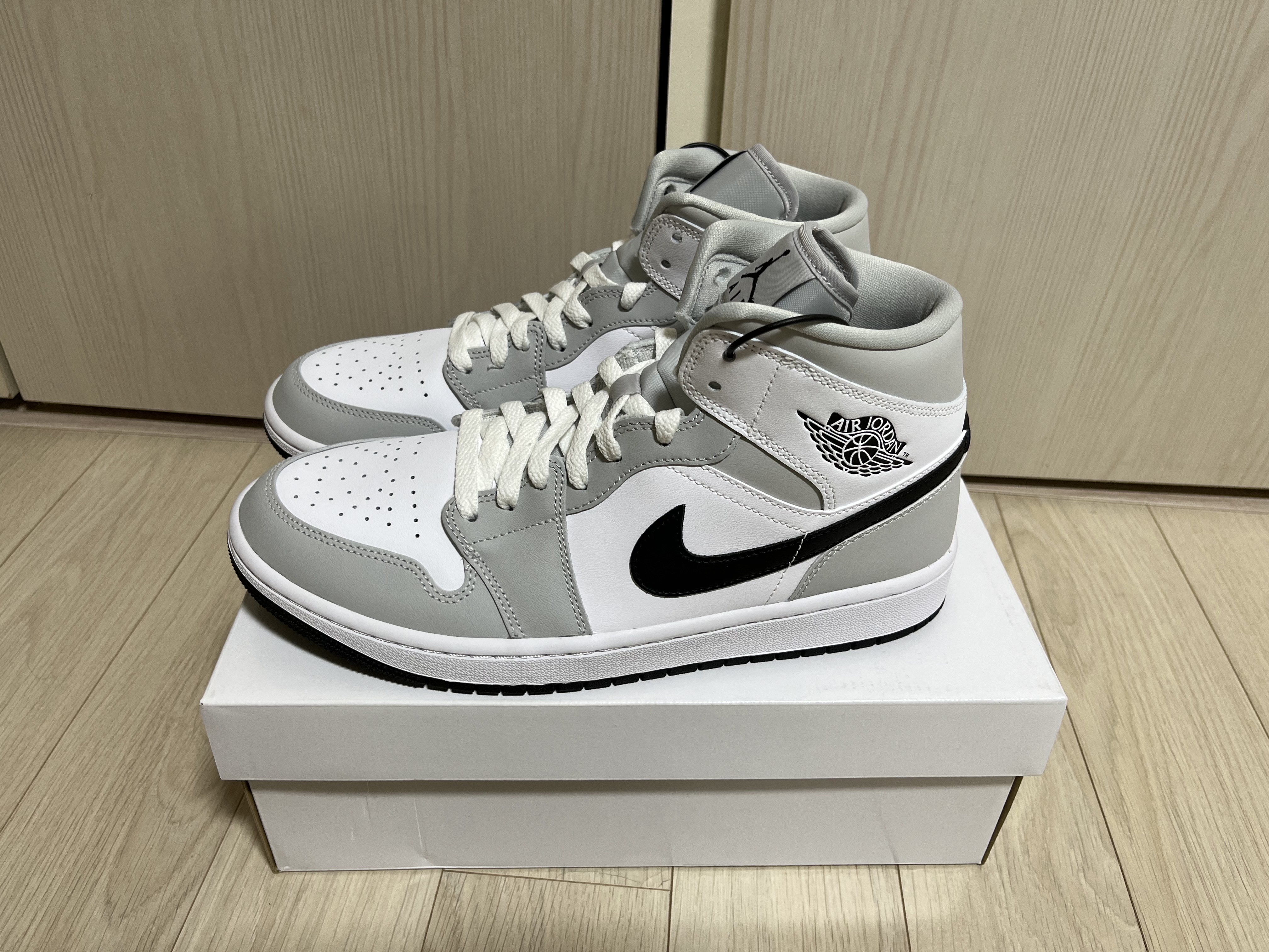 (W) Jordan 1 Mid Grey Fog 착용 스타일