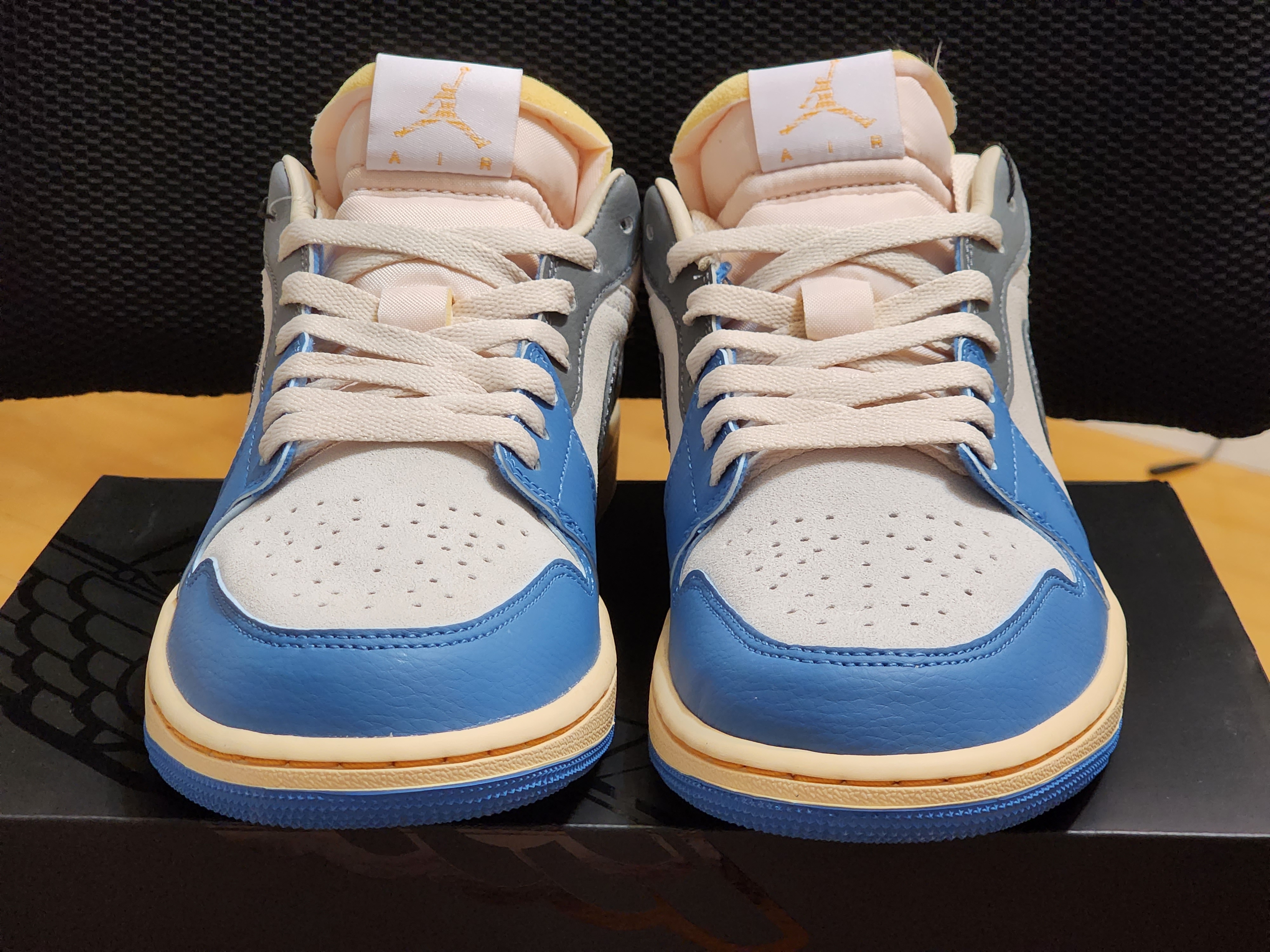 Jordan 1 Low SE Tokyo 96 착용 스타일 - 2