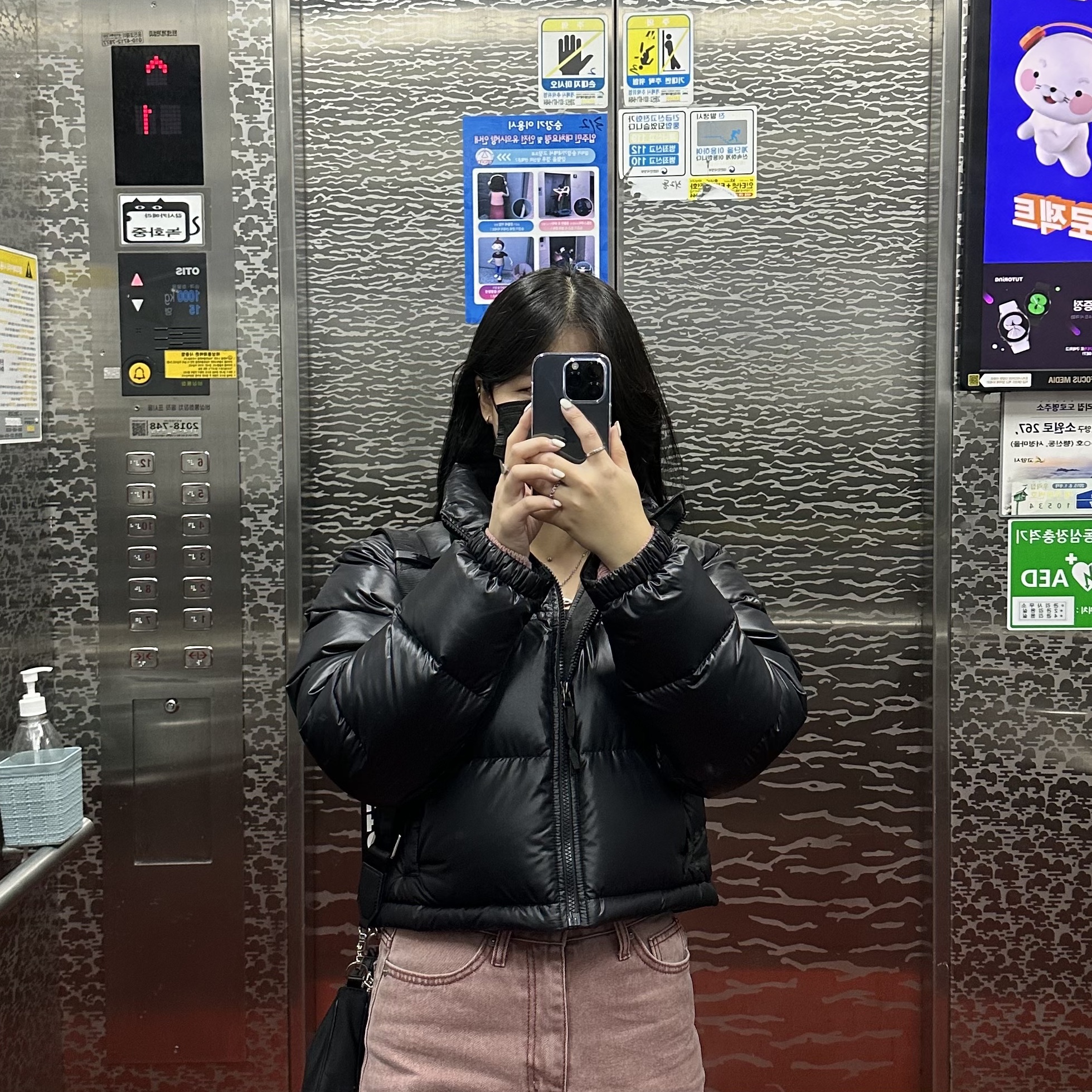 (W) The North Face Nuptse Short Jacket Black 착용 스타일