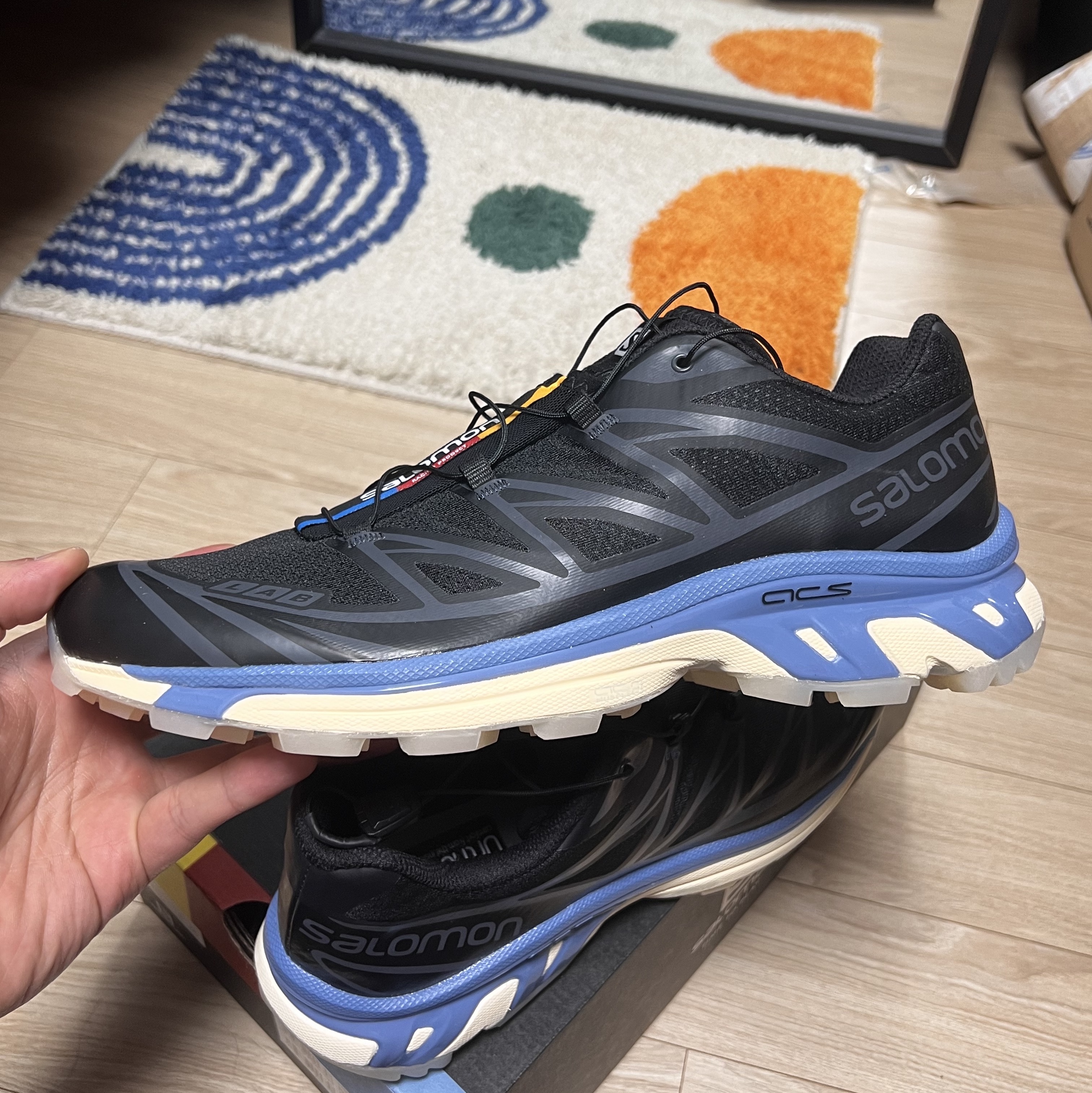 Salomon XT-6 Clear Black Riviera 착용 스타일