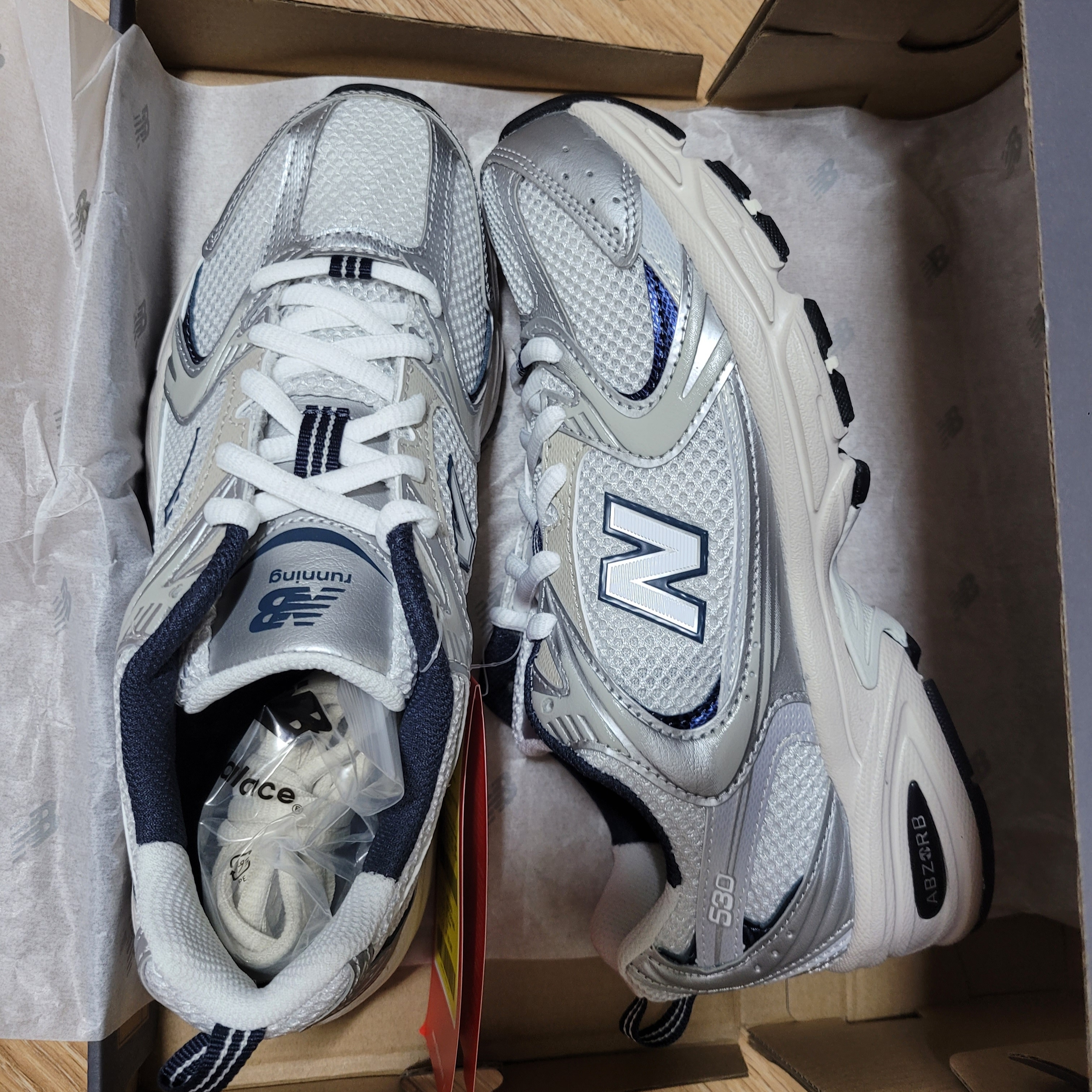 New Balance 530 Steel Grey 착용 스타일
