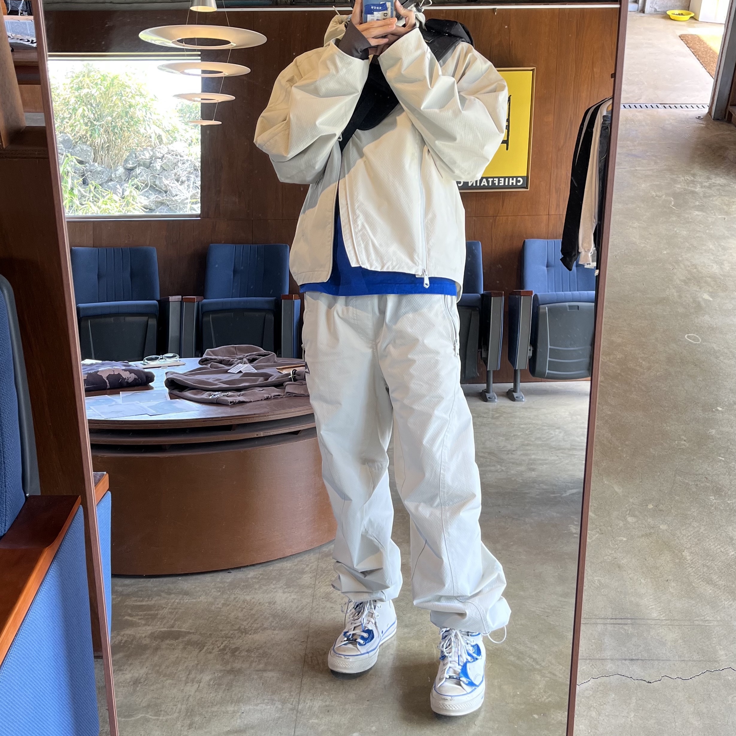 Ader Error Plue Windbreaker Beige, Converse x Ader Error Chuck 70 High White 착용 스타일