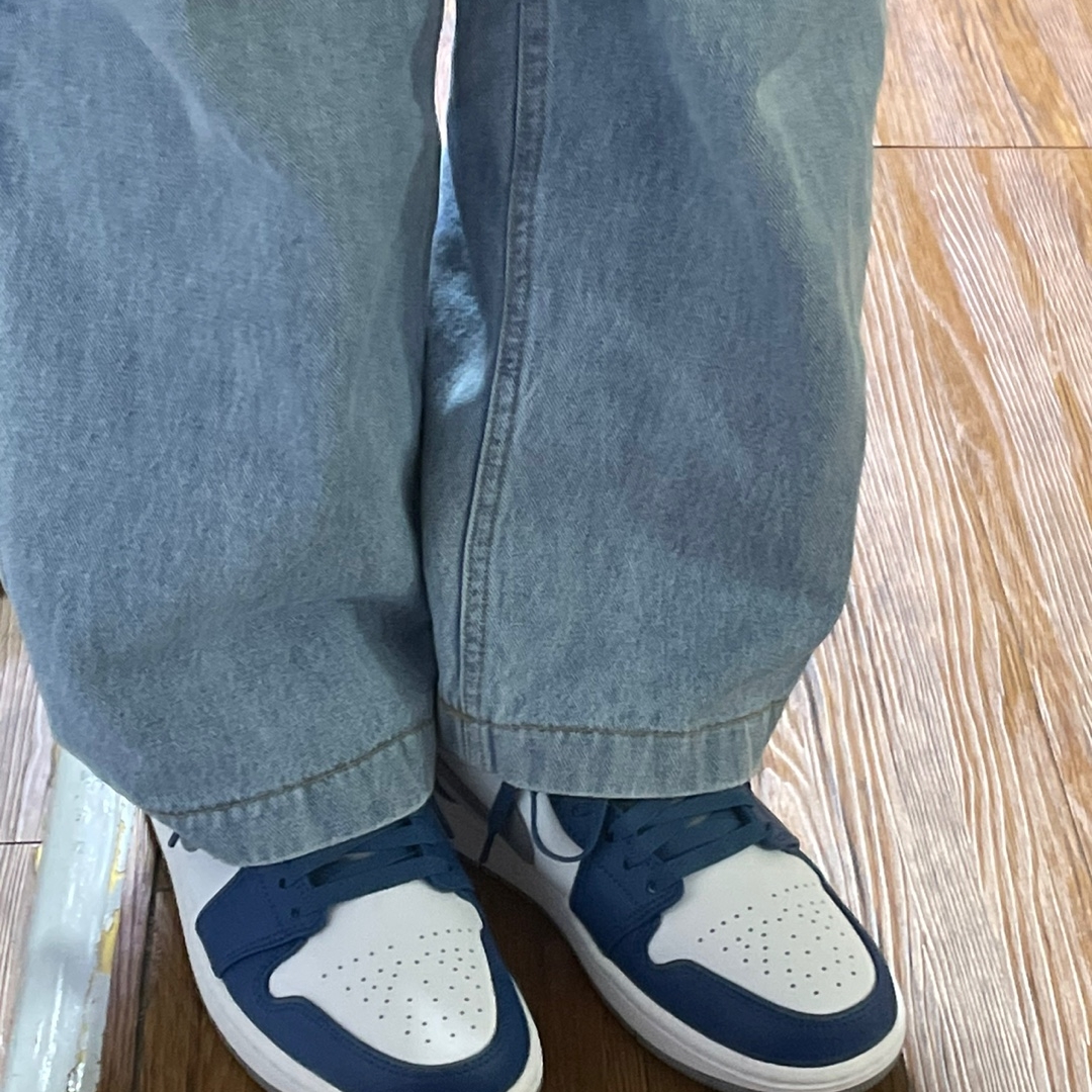 Jordan 1 Low True Blue Cement Grey 착용 스타일 - 2