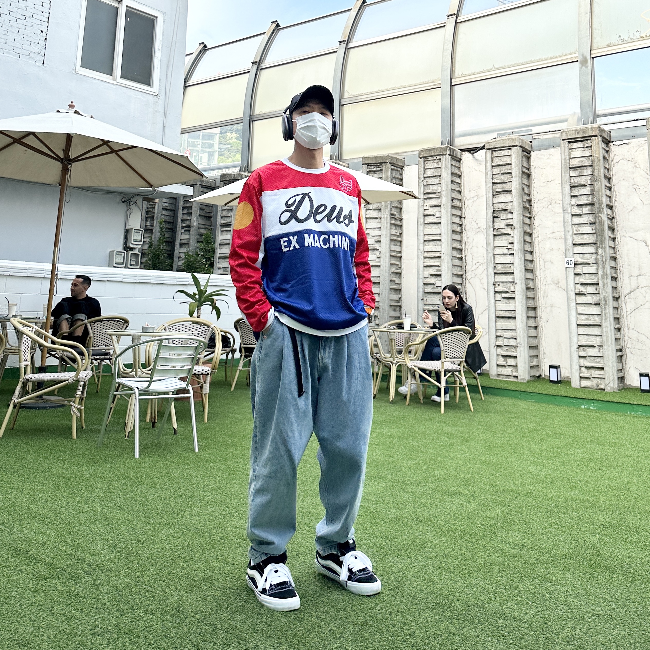 Vans Vault x Imran Potato Knu-Skool VR3 LX Black White, Apple AirPods Max Lightning Space Gray (Korean Ver.) 착용 스타일 - 1