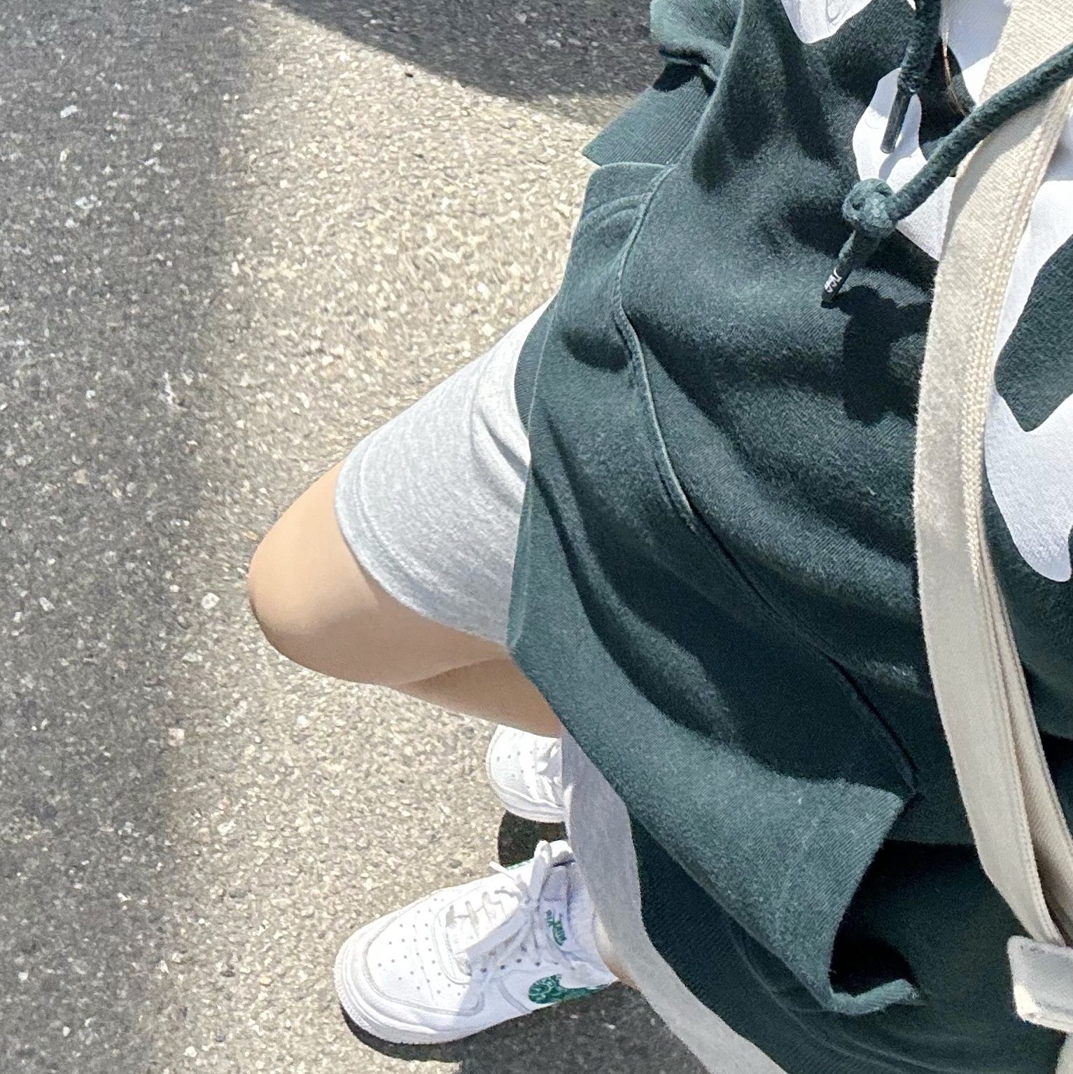 (W) Nike Air Force 1 '07 Essential Paisley Swoosh White Malachite 착용 스타일