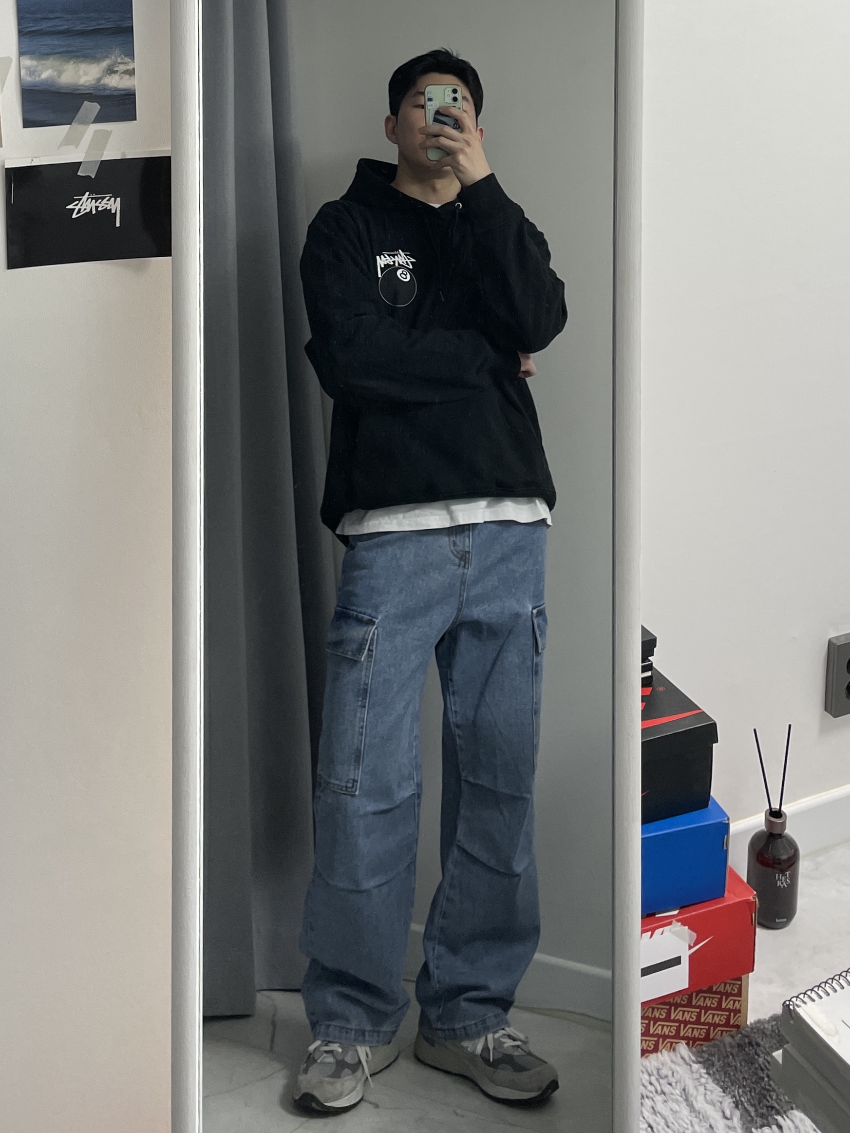Stussy 8 Ball Hoodie Black - 21FW, New Balance 992 Made in USA Grey - D Standard 착용 스타일
