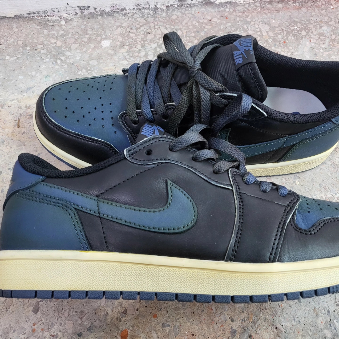 Jordan 1 Retro Low OG Mystic Navy 착용 스타일 - 3