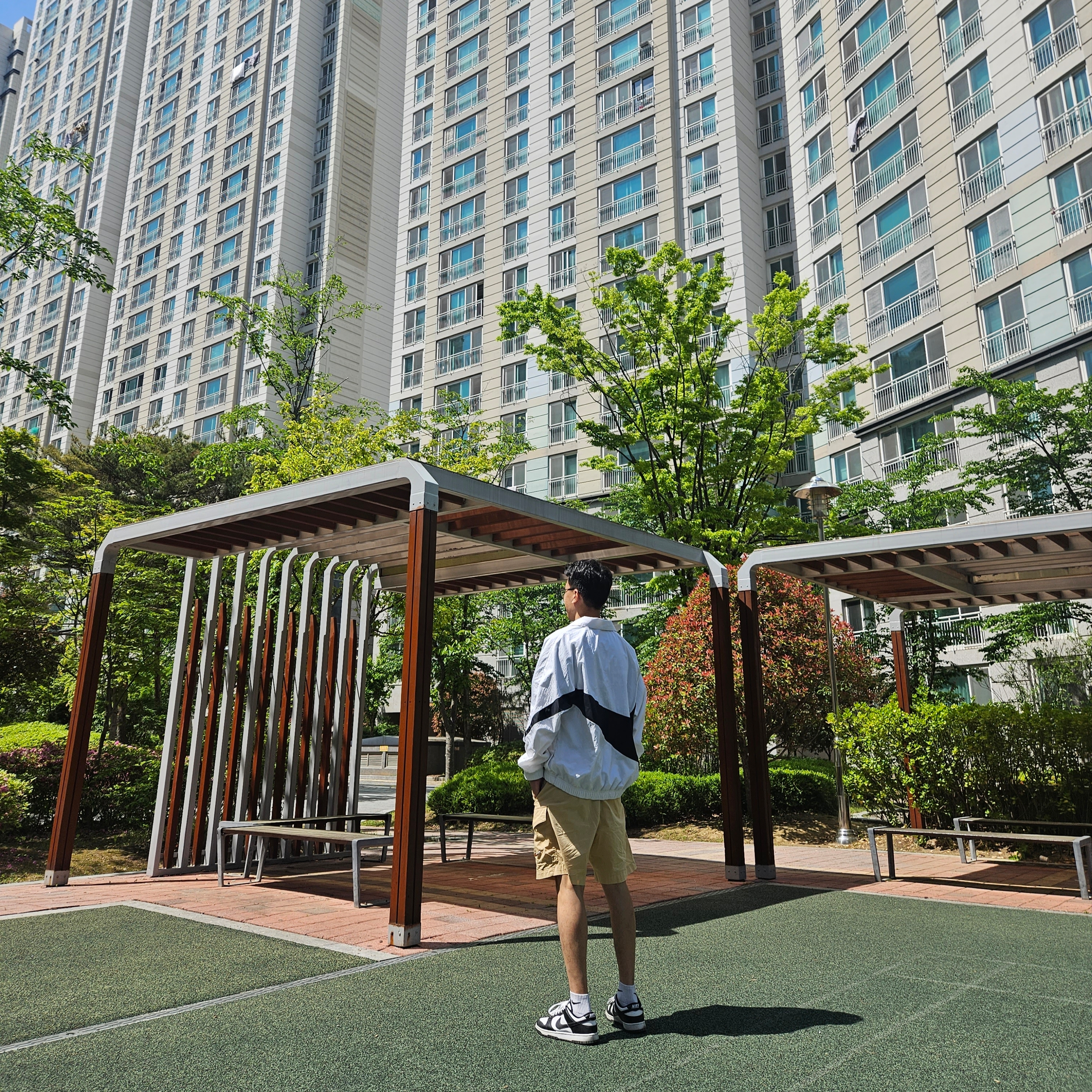 Nike Dunk Low Retro Black, Nike NSW Big Swoosh Woven Jacket White - Asia 착용 스타일