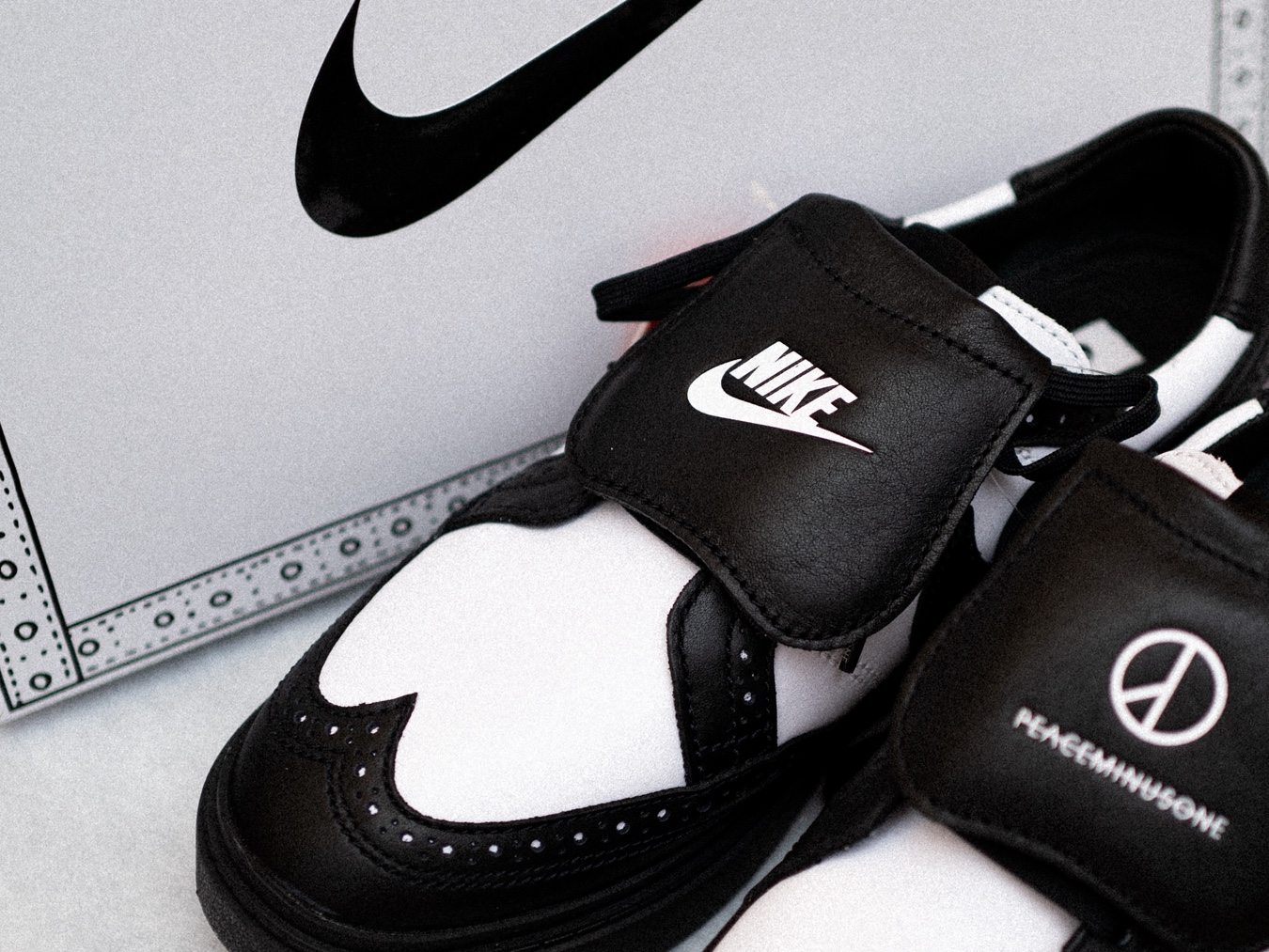Nike x Peaceminusone Kwondo1 Black and White 착용 스타일