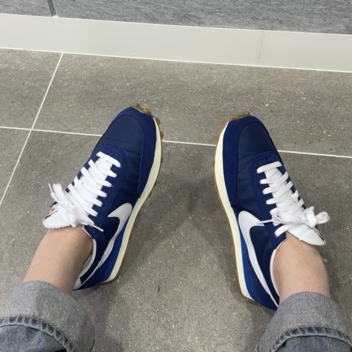 (W) Nike Daybreak Midnight Navy 착용 스타일 - 2
