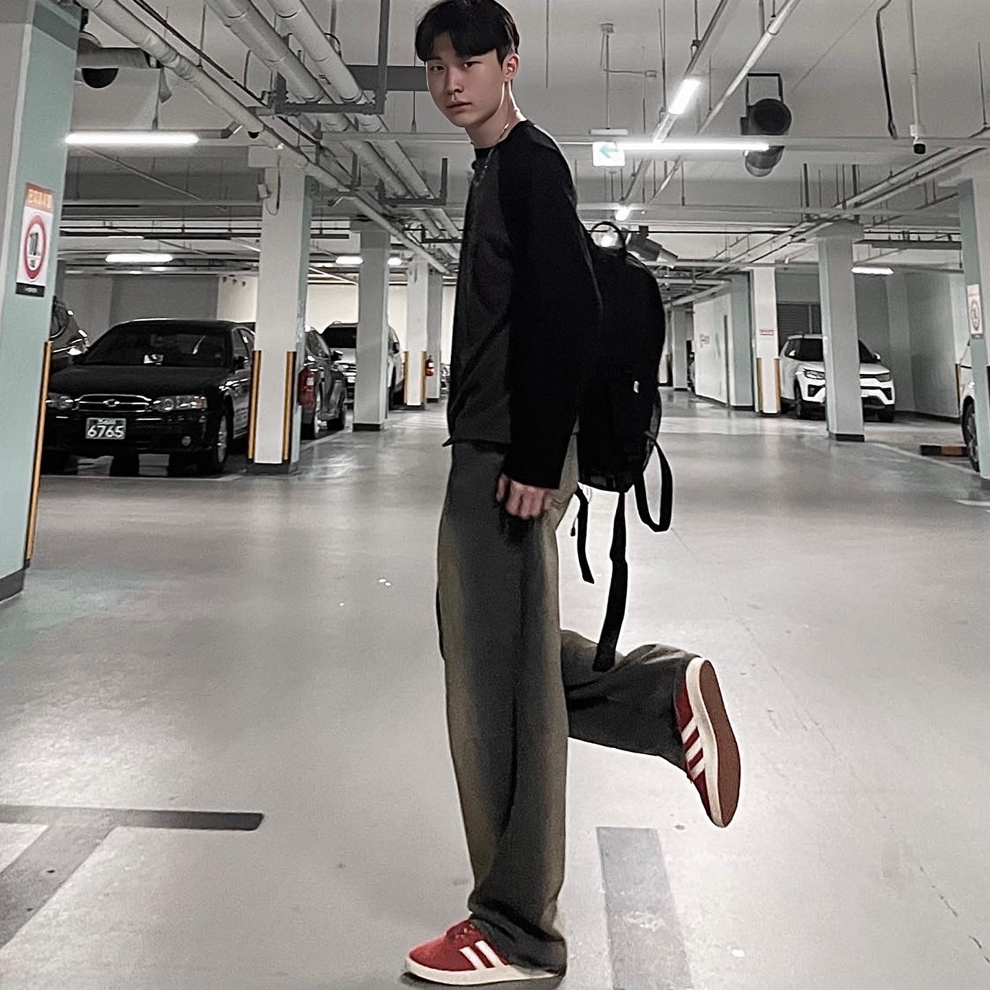 아디다스 가젤 프리러브 레드 오프 화이트 착용 스타일 - 3