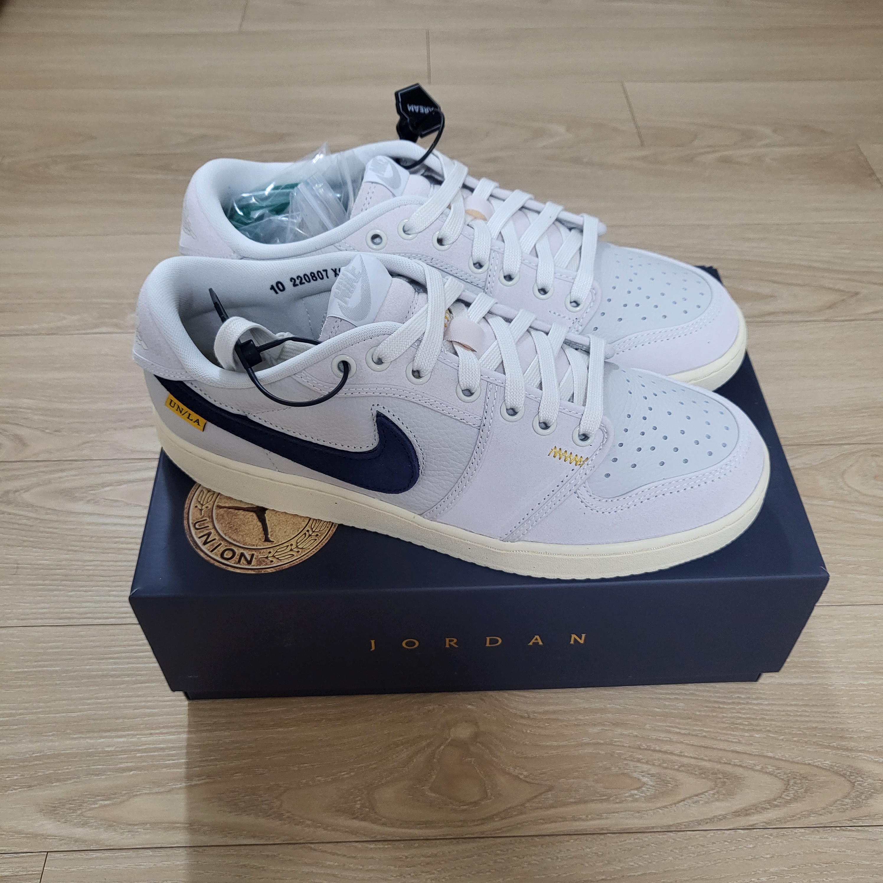 Jordan 1 x Union KO Low Sail Neutral Grey 착용 스타일 - 2