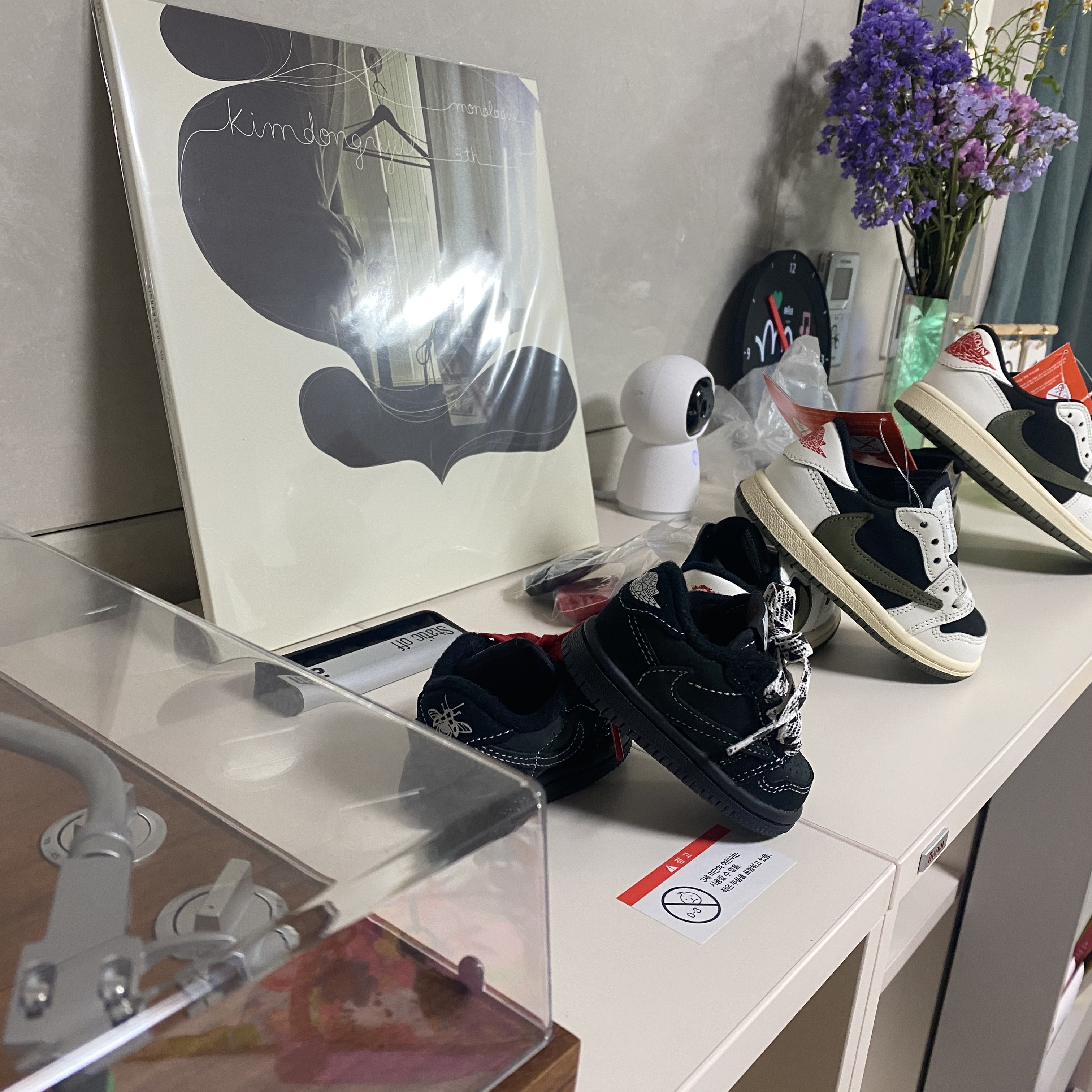 (TD) Jordan 1 x Travis Scott Retro Low OG SP Medium Olive, (TD) Jordan 1 x Travis Scott Retro Low OG SP Black Phantom 착용 스타일 - 1