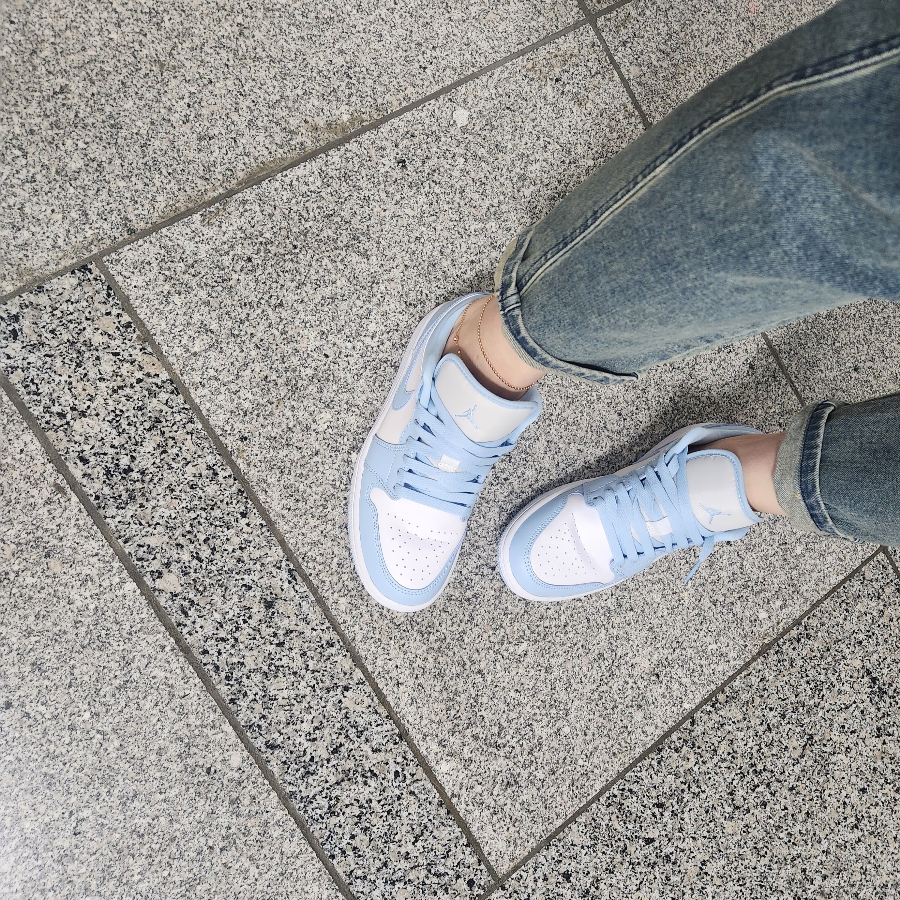 (W) Jordan 1 Low White Ice Blue 착용 스타일 - 2