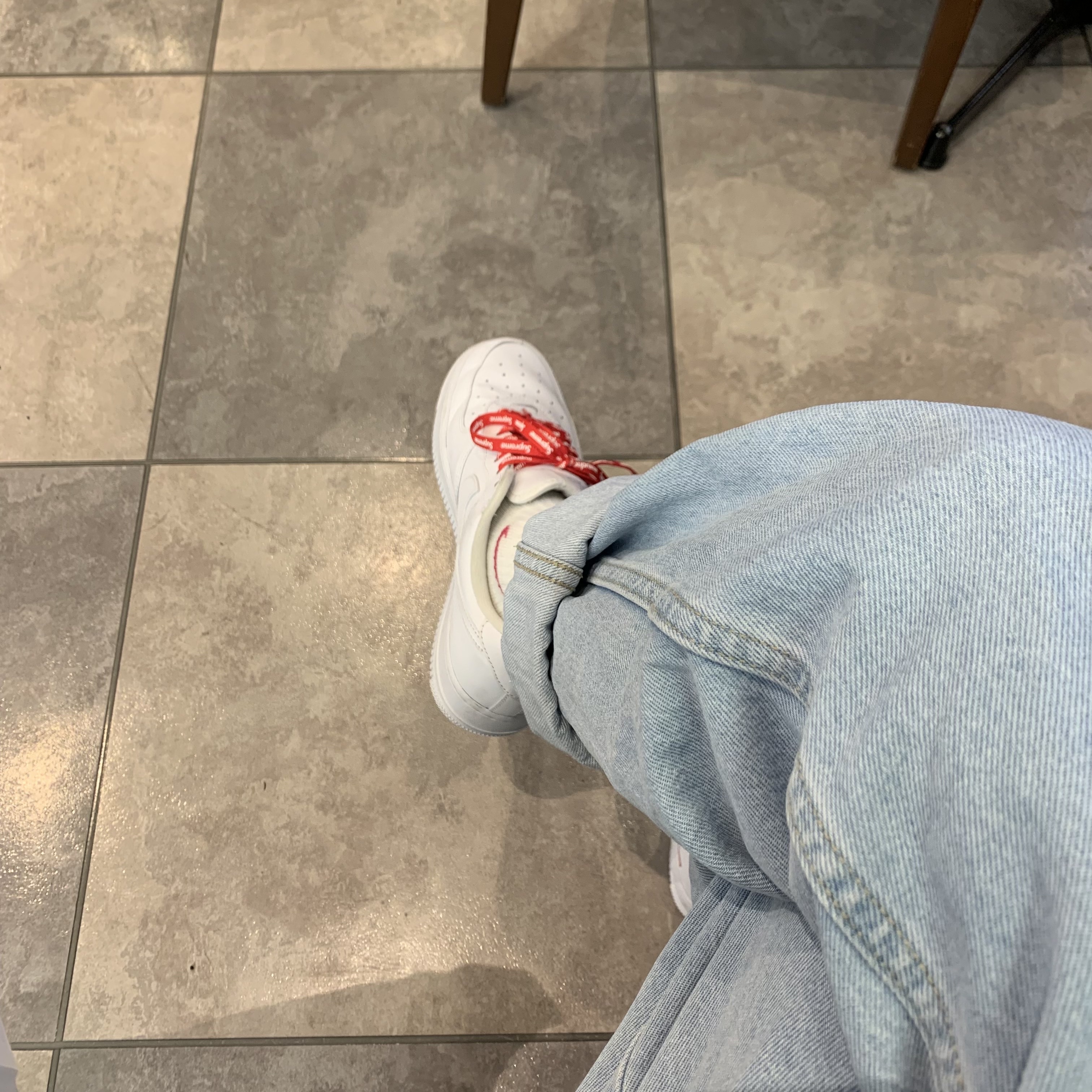 Nike x Supreme Air Force 1 Low White 착용 스타일