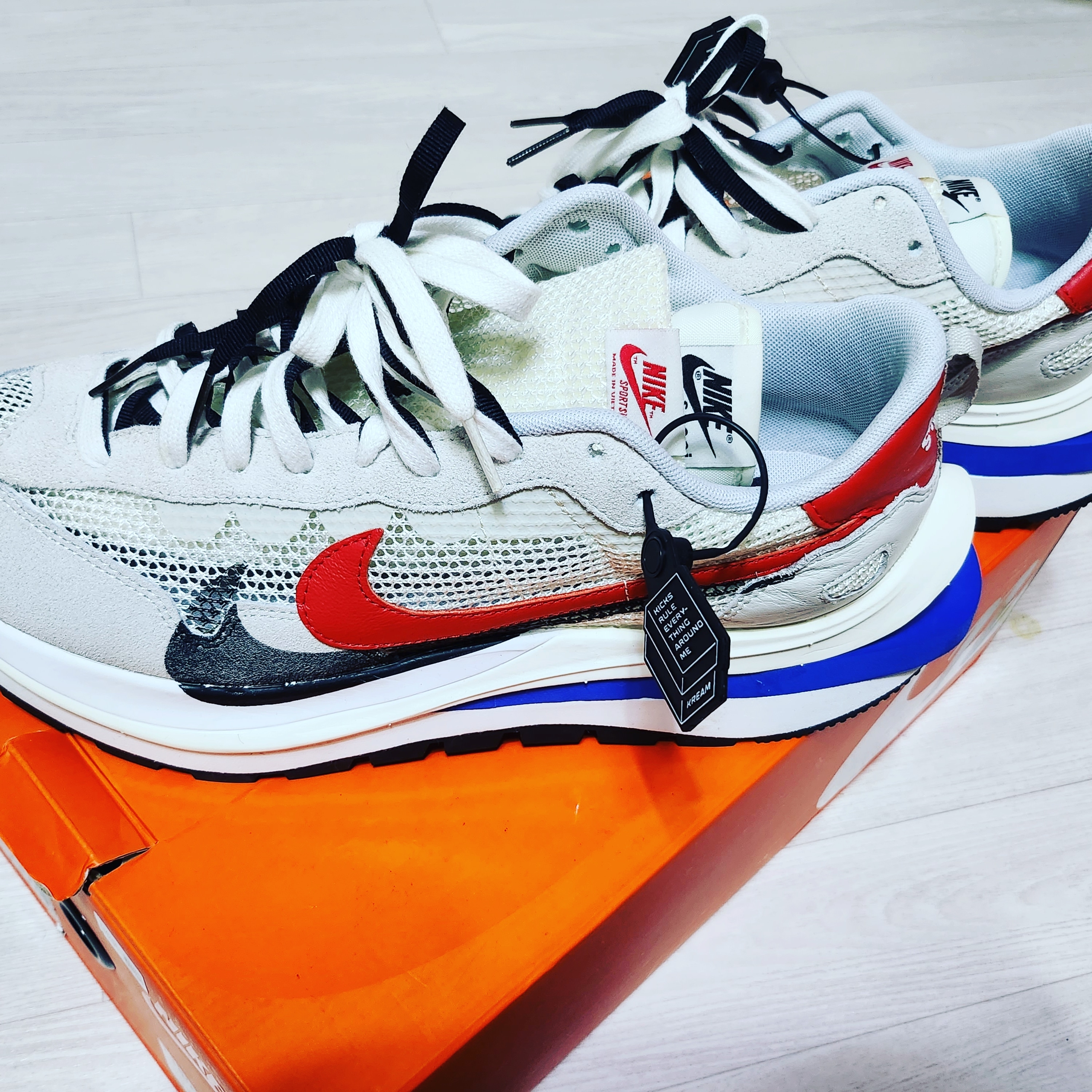 Nike x Sacai VaporWaffle Royal Fuchsia 착용 스타일
