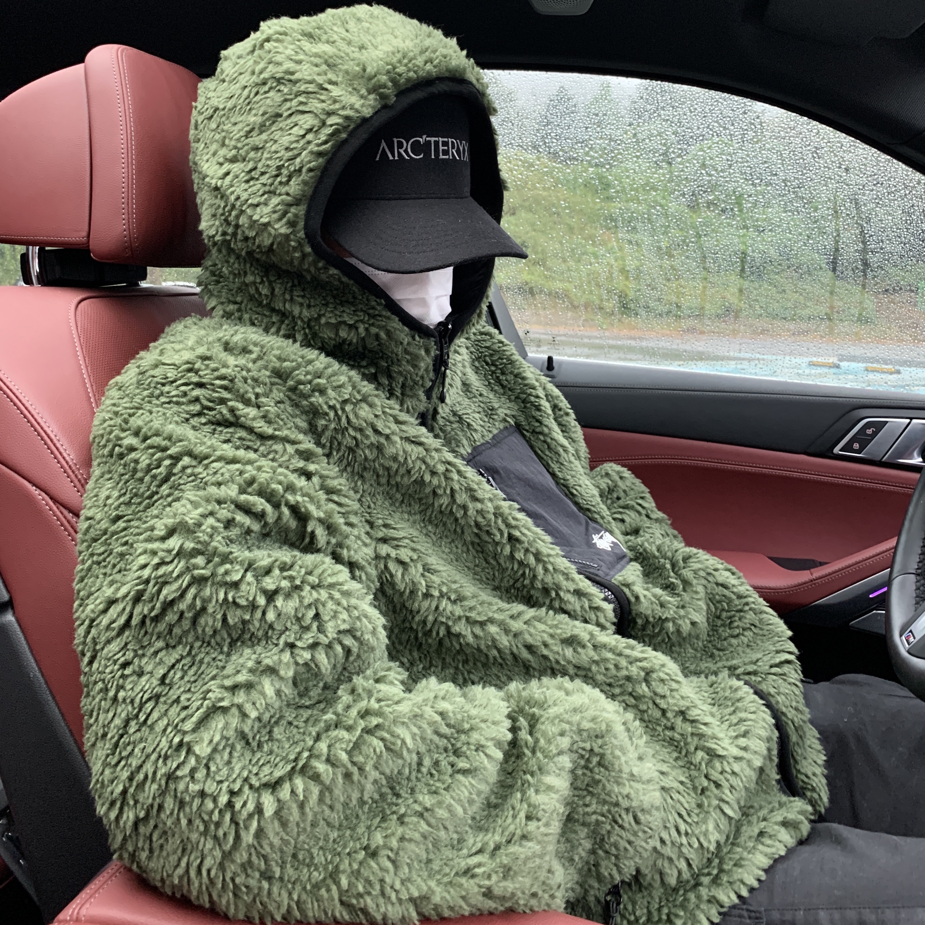 Stussy Sherpa Jacket Olive 착용 스타일