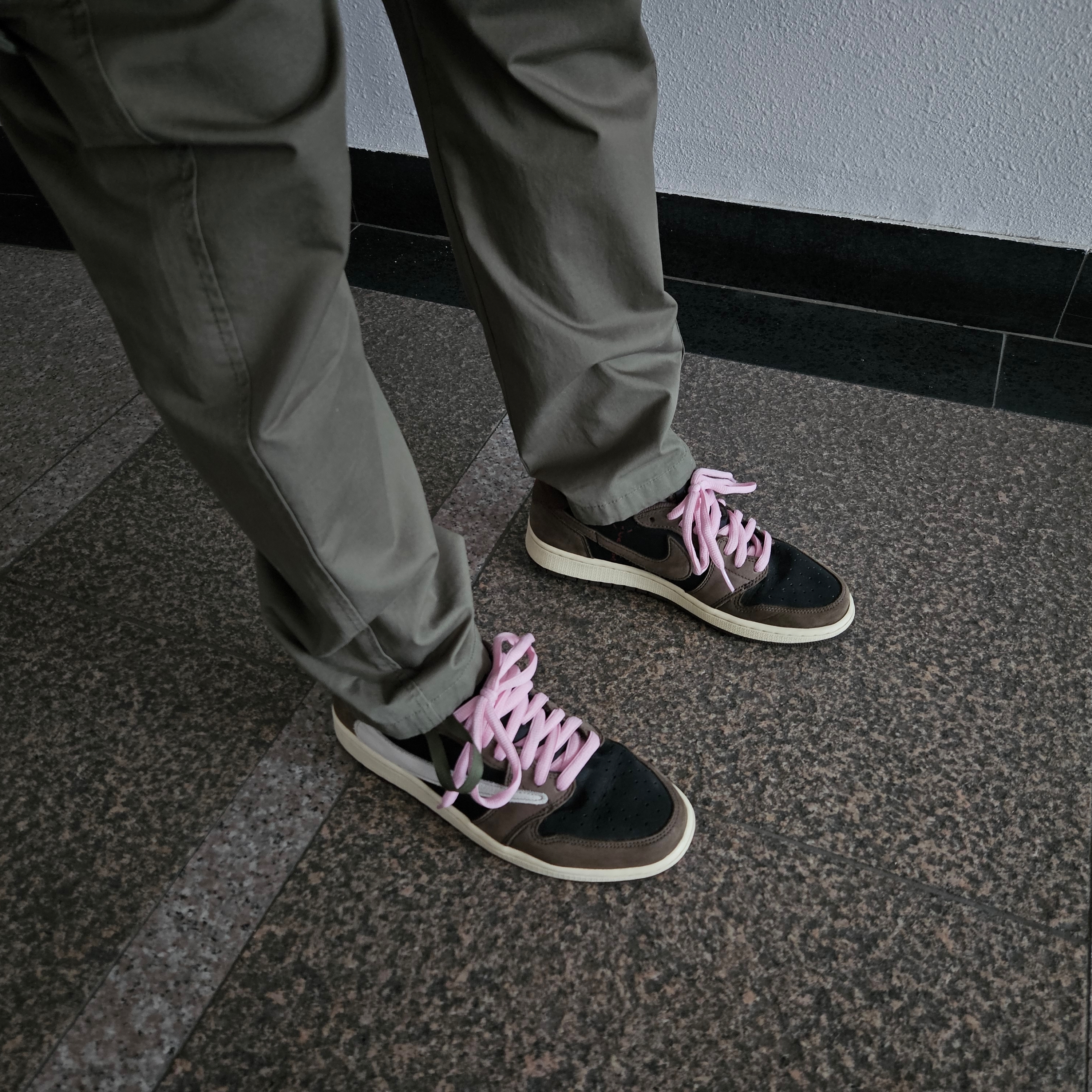 Jordan 1 x Travis Scott Retro Low OG SP Mocha 착용 스타일