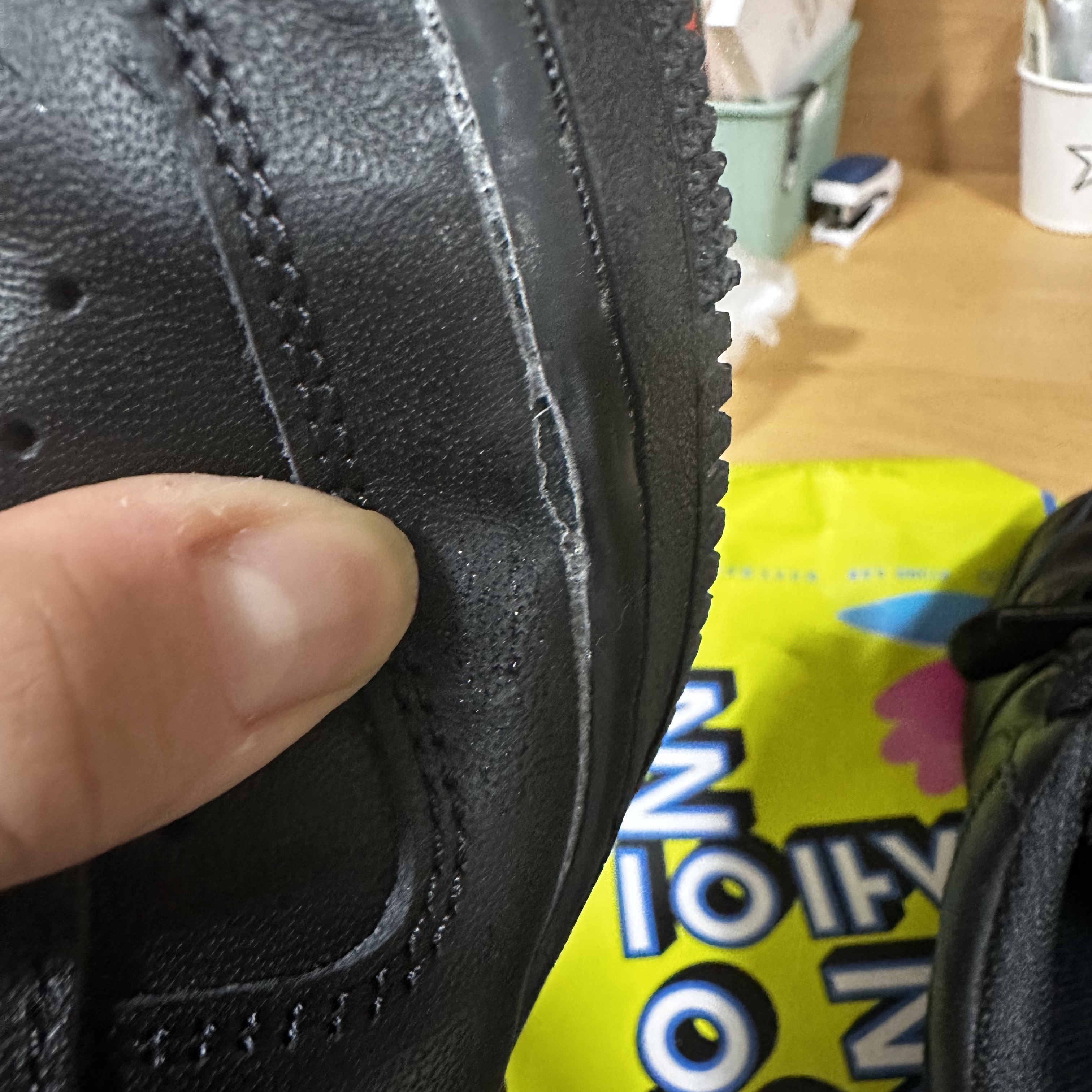(W) Nike Air Force 1 '07 Low Triple Black 착용 스타일