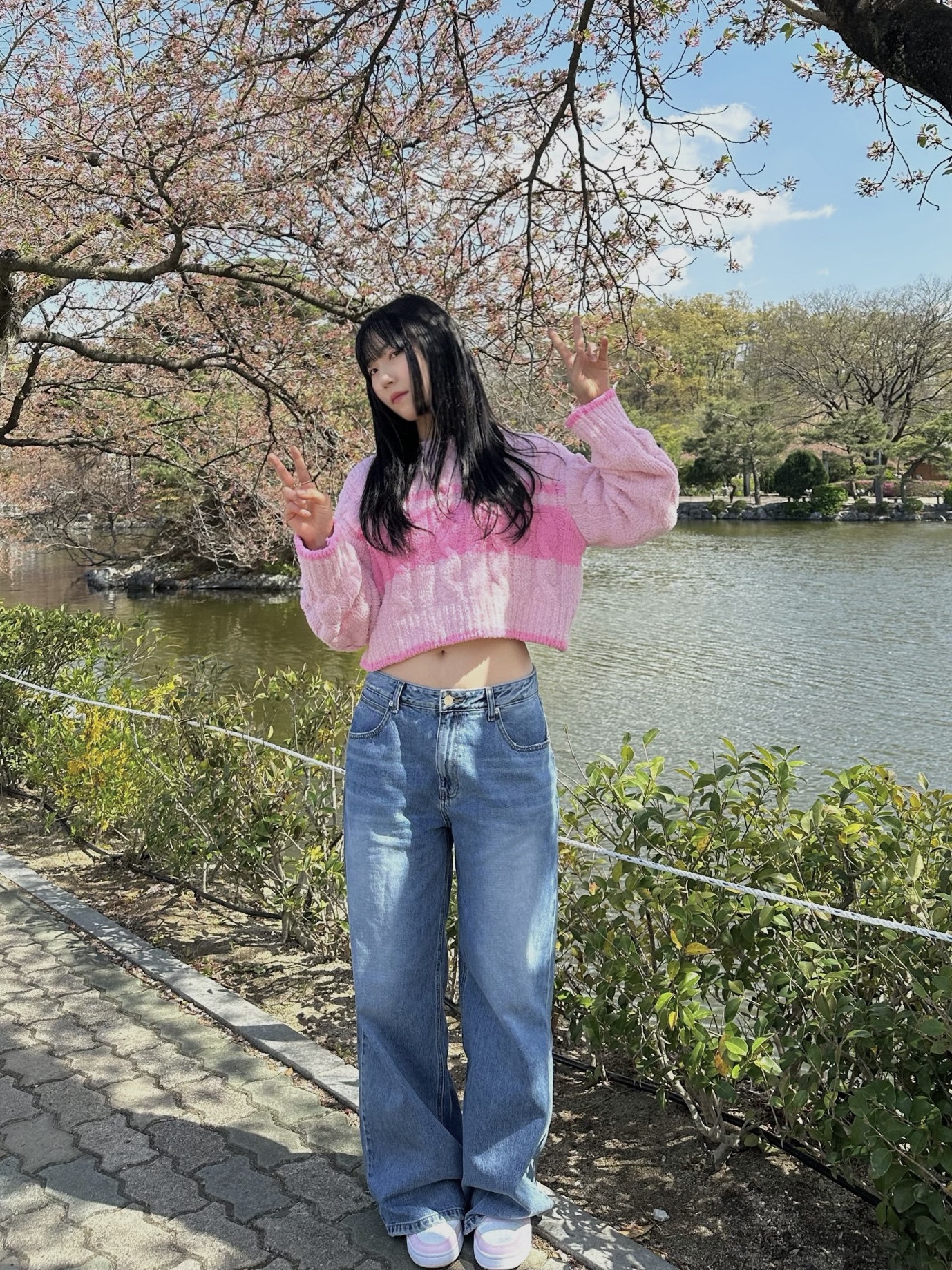 (GS) Nike Court Borough 2 SE White Pink Foam, Instantfunk Women Crew Neck Croped Cable Knitted Sweater Pink Stripe 착용 스타일