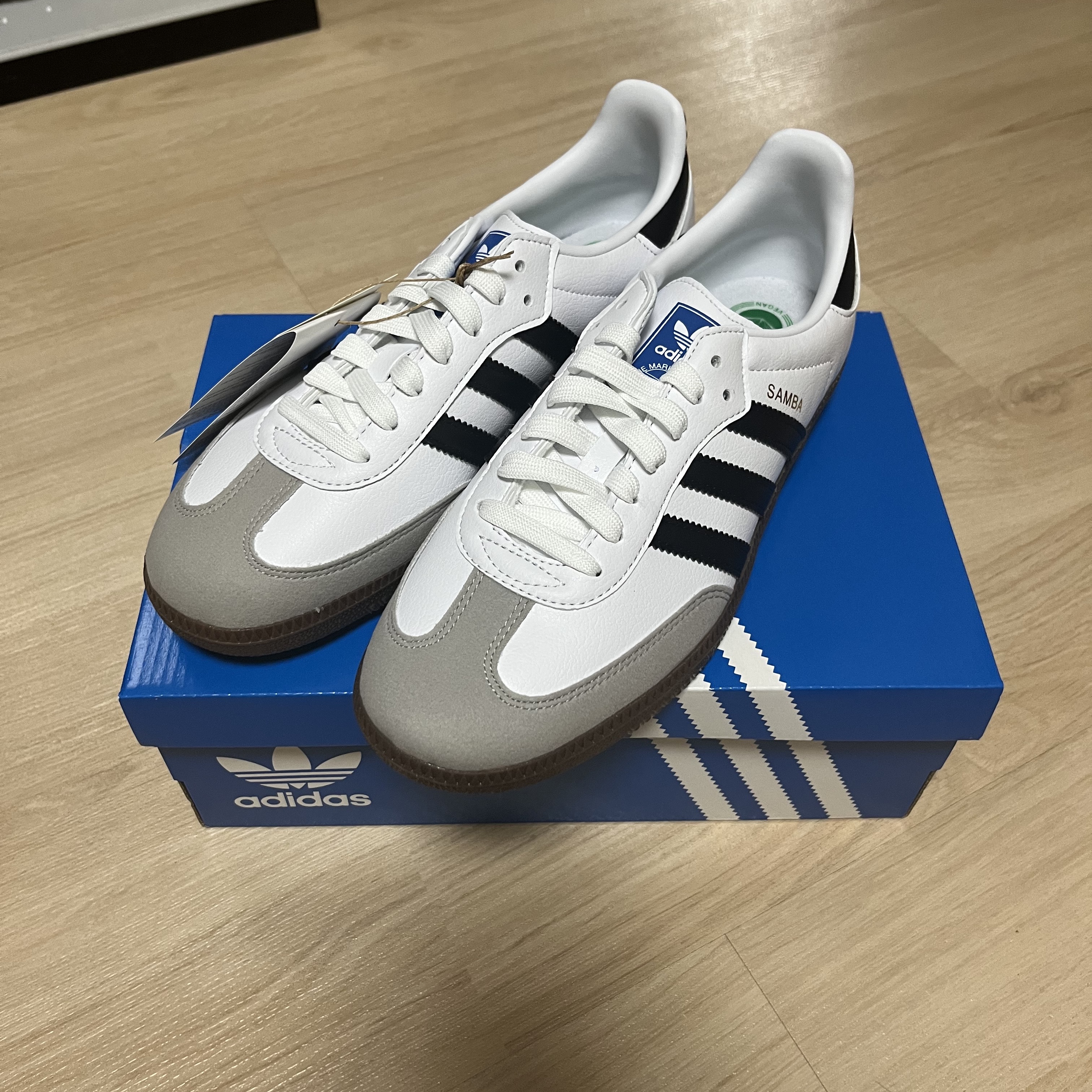 Adidas Samba Vegan White Black 착용 스타일