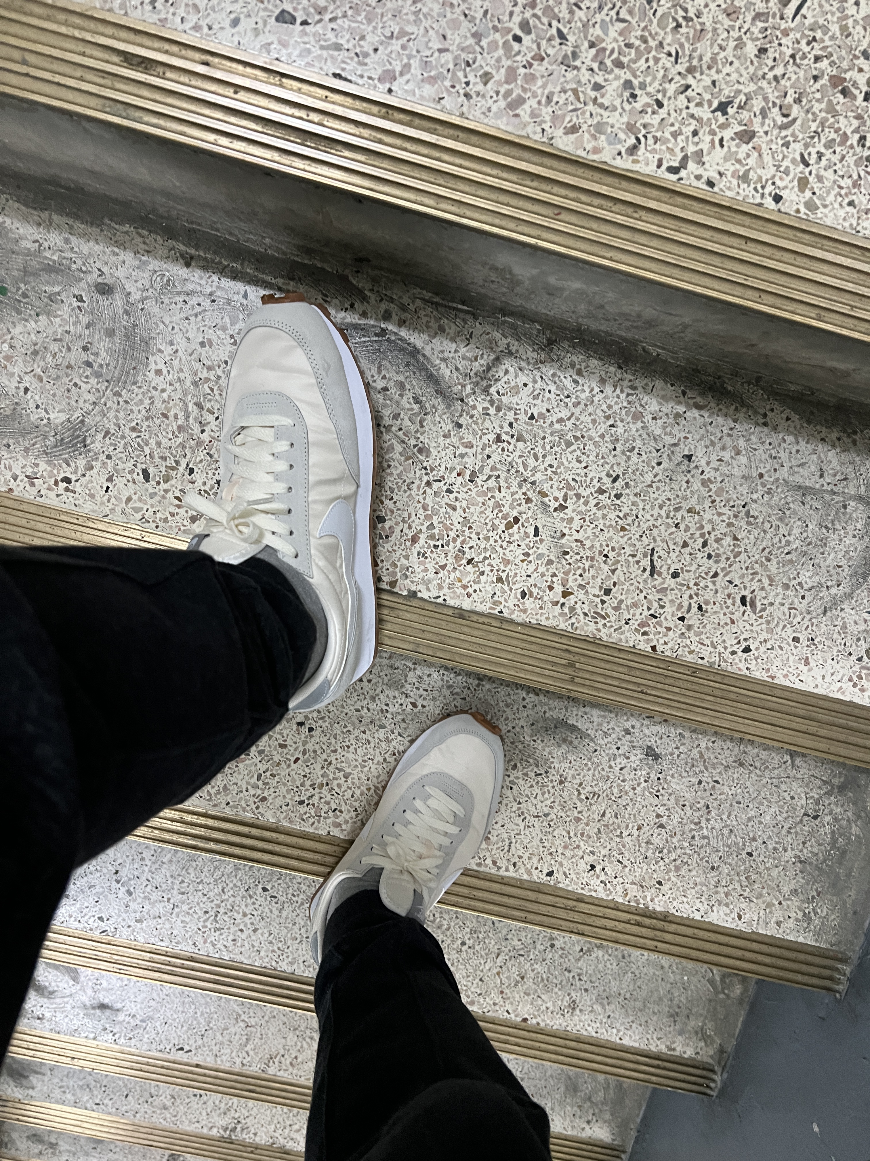 (W) Nike Daybreak Summit White 착용 스타일