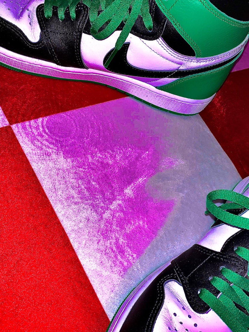 Jordan 1 Retro High OG Black and Lucky Green 착용 스타일 - 2