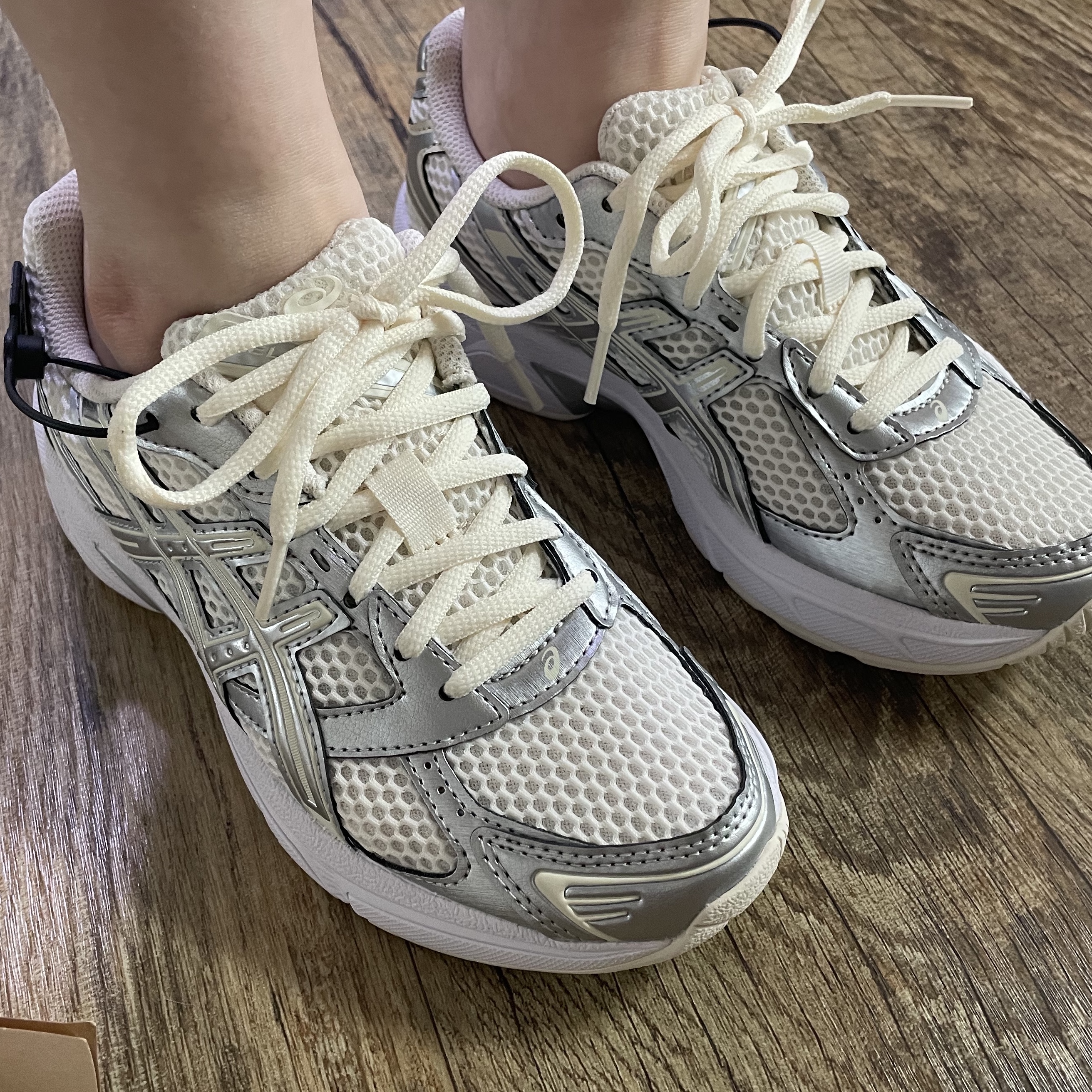 (W) Asics Gel-1130 Cream Pure Silver 착용 스타일