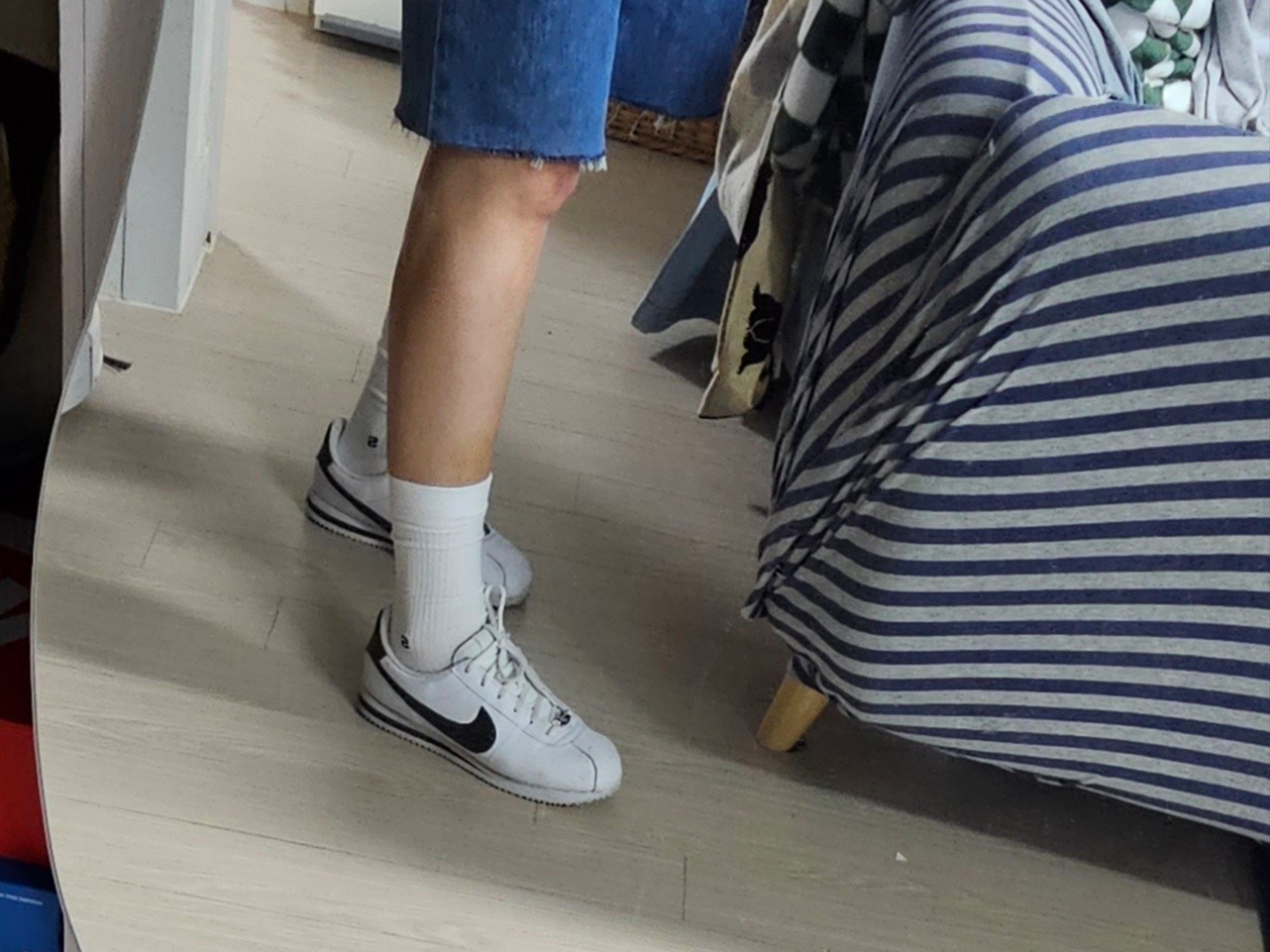 (GS) Nike Cortez Basic SL White Black 착용 스타일
