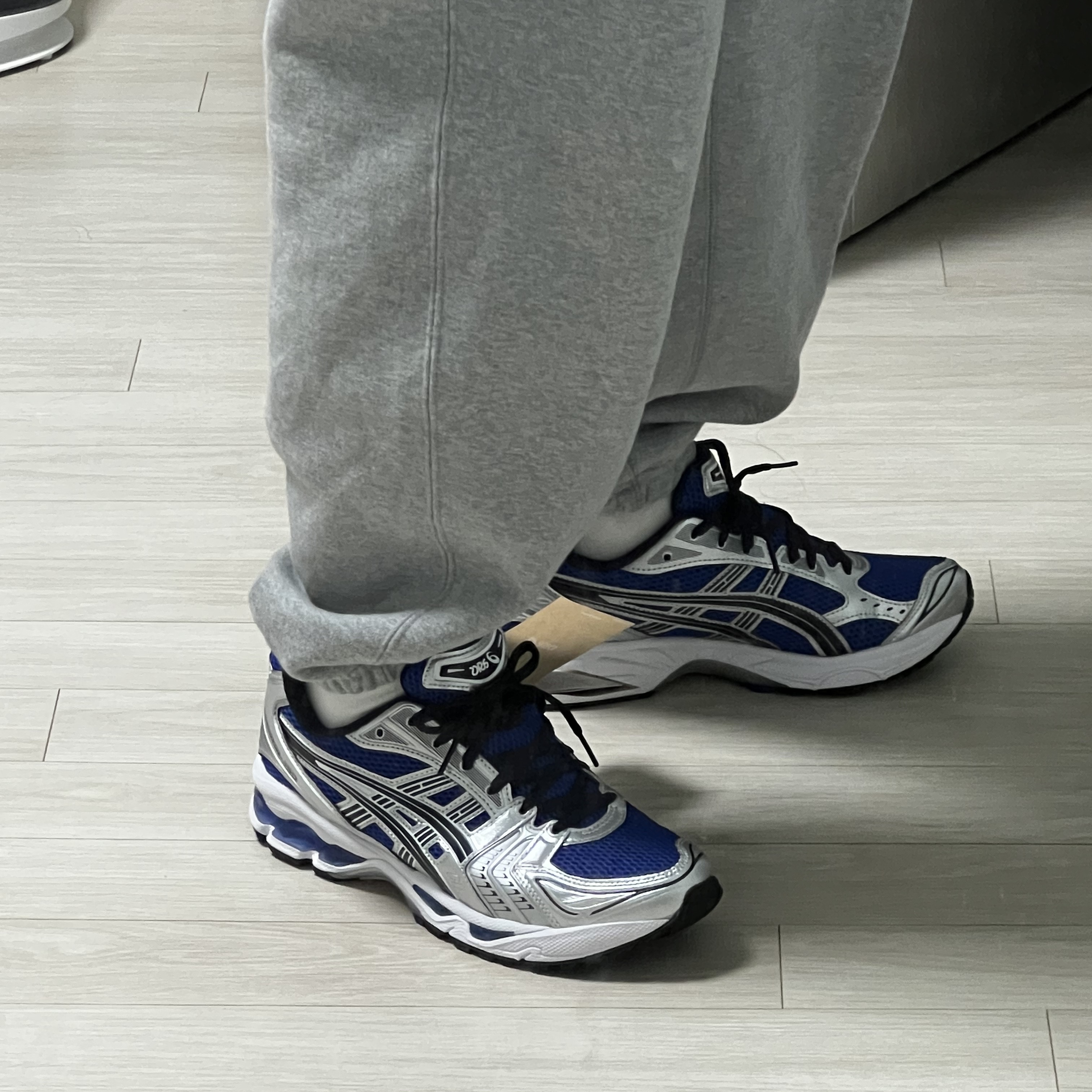 Asics Gel-Kayano 14 Monaco Blue Black 착용 스타일 - 4