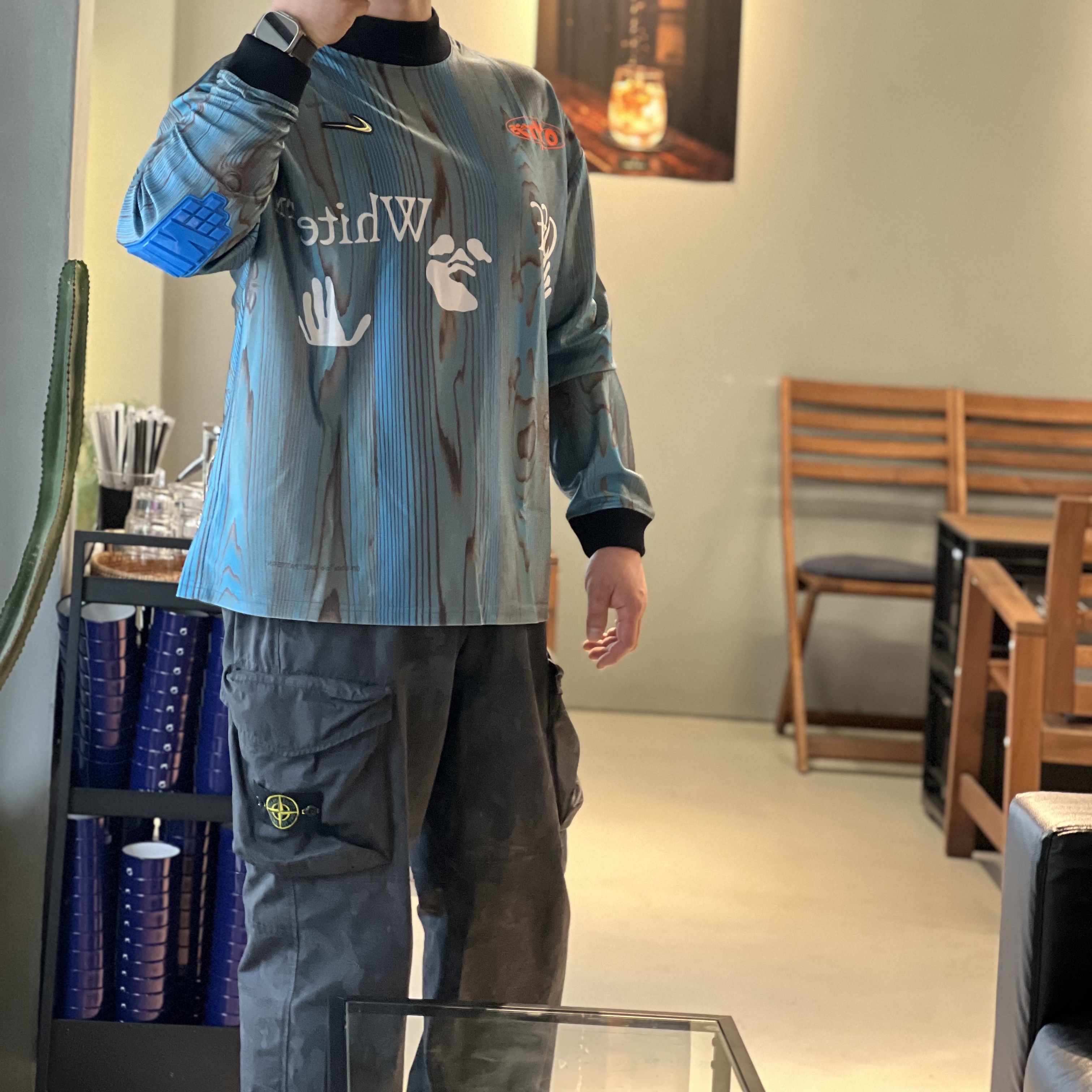 Nike x Off-White NRG Jersey Imperial Blue - Asia, Supreme x Stone Island Reactive Ice Camo Ripstop Cargo Pants Black - 22SS 착용 스타일