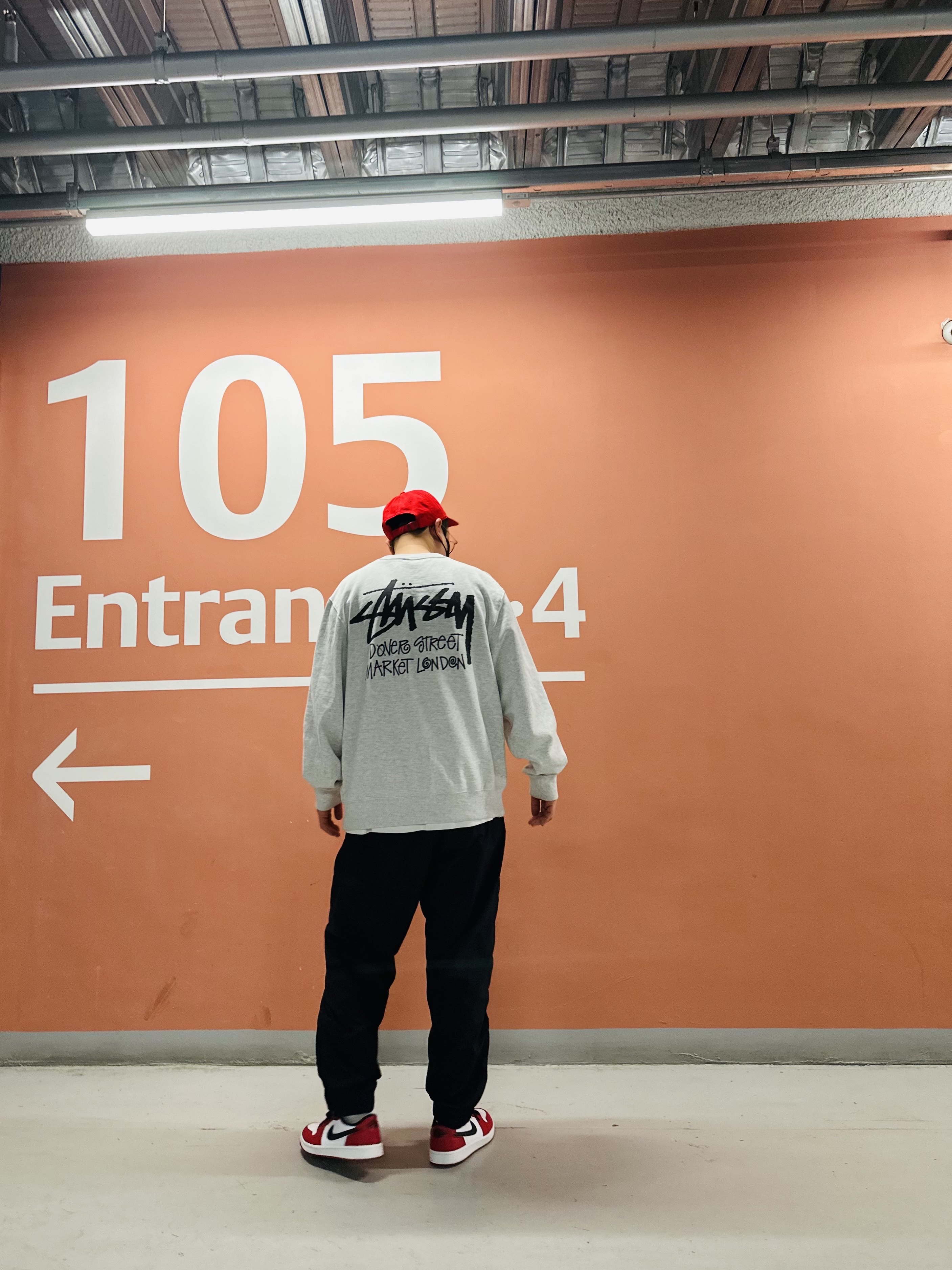Nike Heritage 86 Futura Washed Cap University Red, Stussy Stock DSM London Crew Ash Heather 2021 착용 스타일 - 1