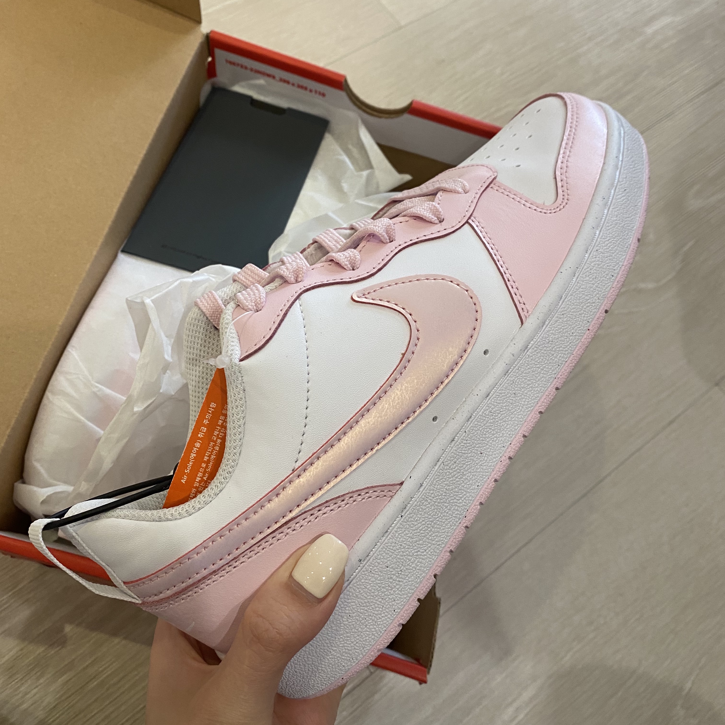 (GS) Nike Court Borough 2 SE White Pink Foam 착용 스타일