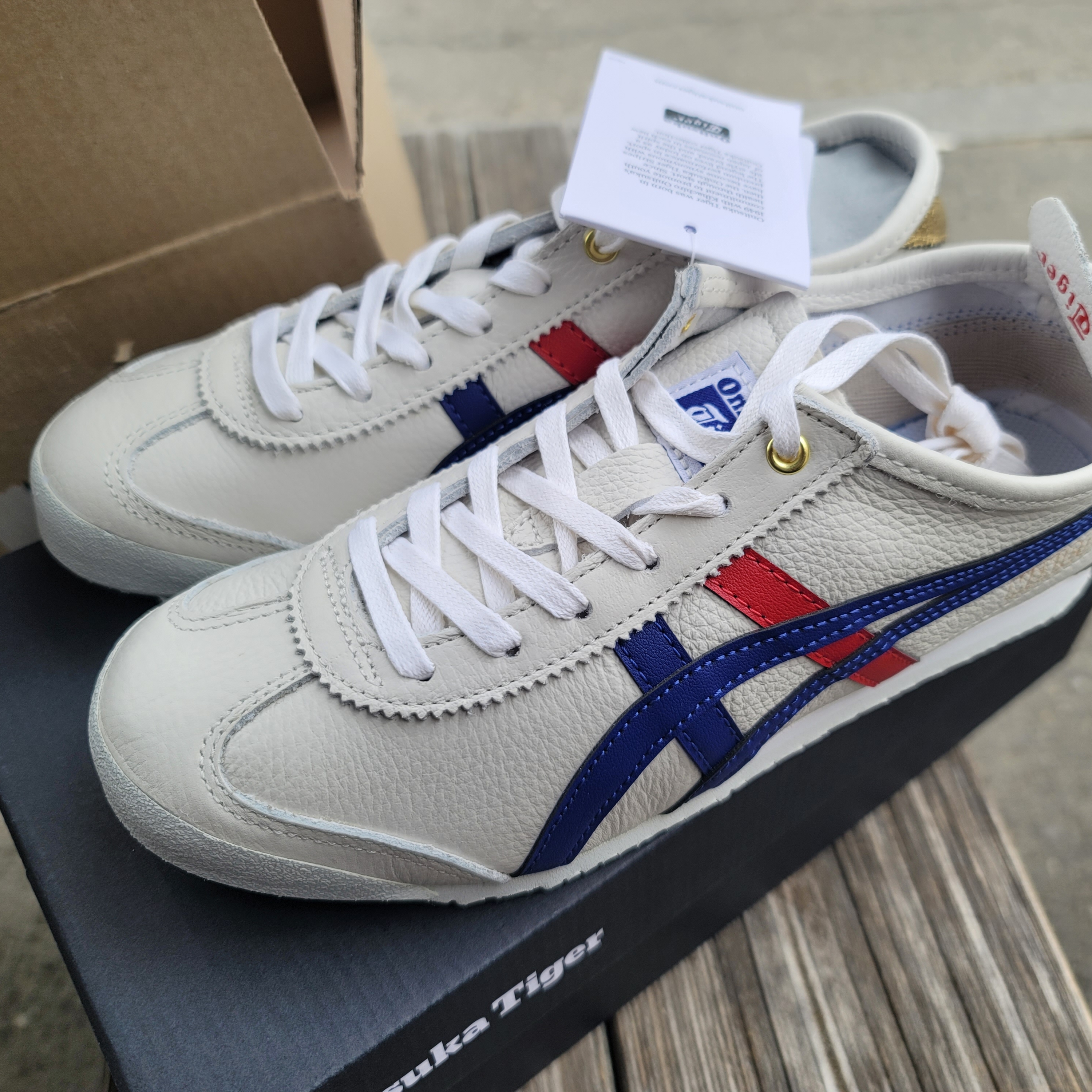 Onitsuka Tiger Mexico 66 White Dark Blue 착용 스타일 - 1