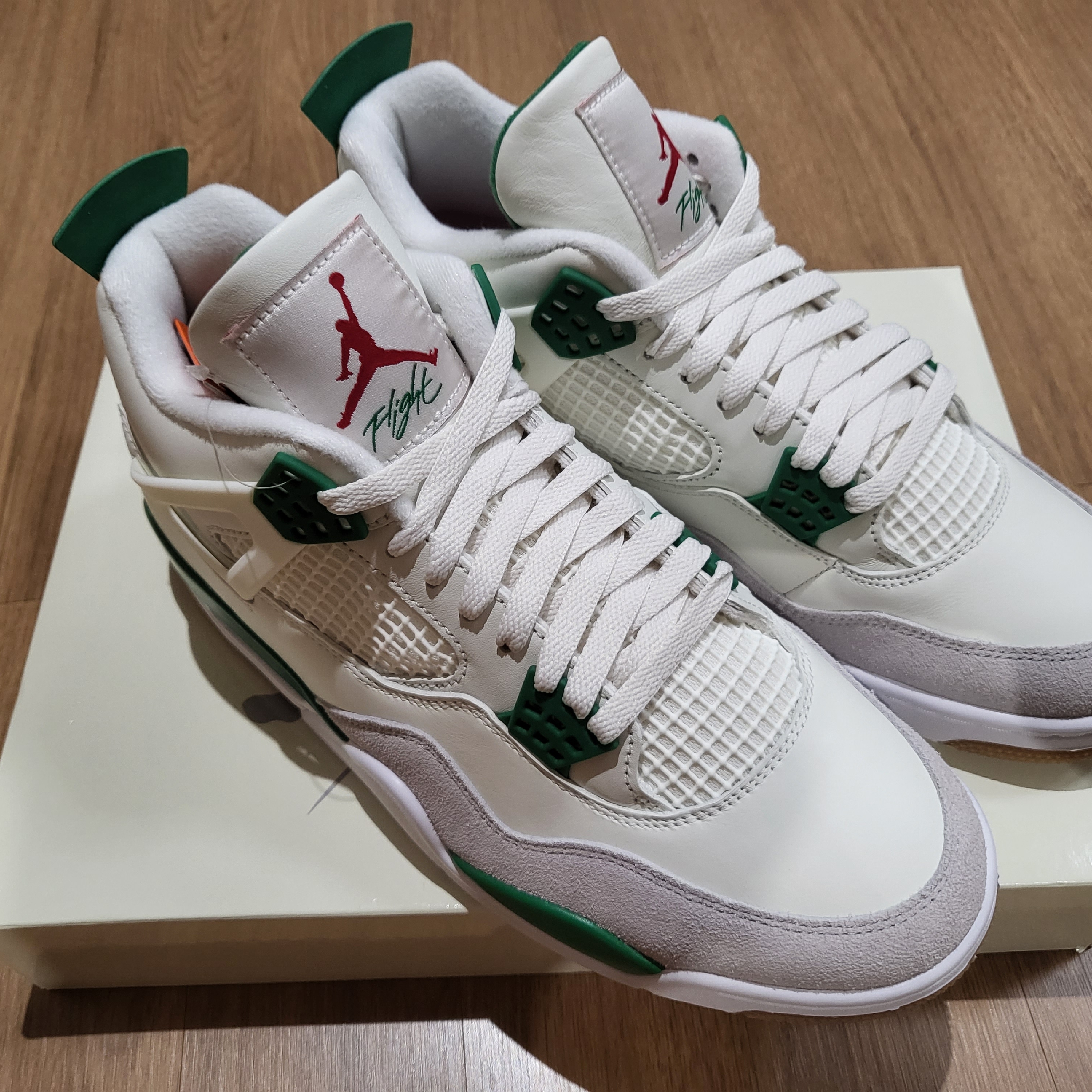 Jordan 4 x Nike SB Retro SP Pine Green 착용 스타일 - 2