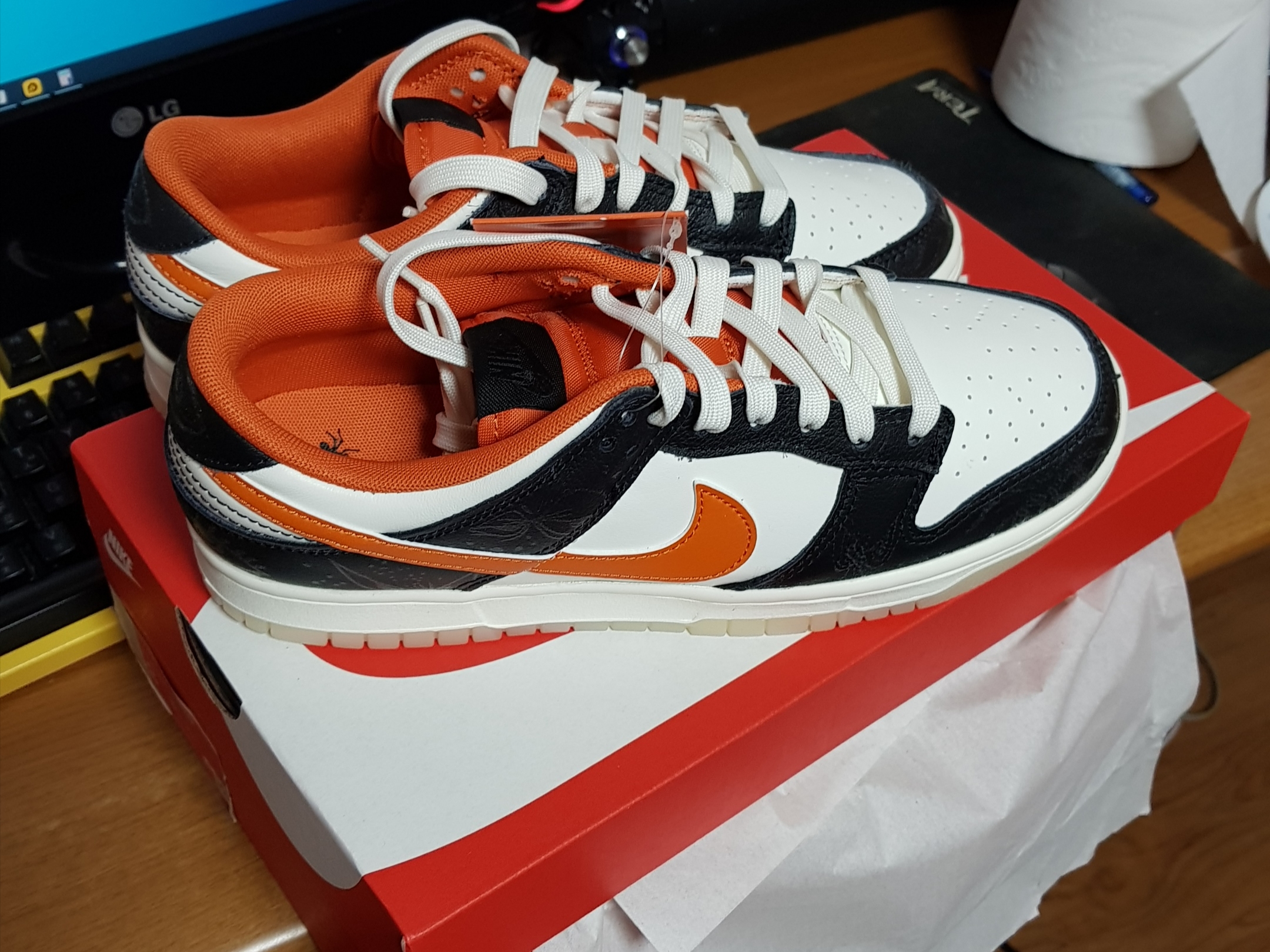 Nike Dunk Low Retro PRM Halloween 착용 스타일