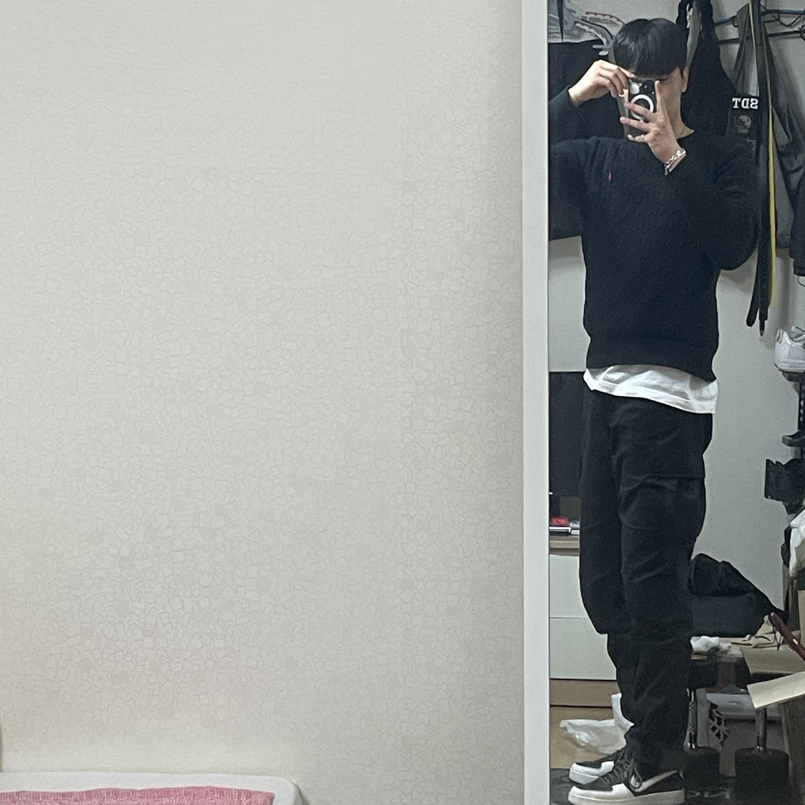 Nike x Acronym Air Force 1 Downtown High SP Black White, Gucci Interlocking G Bracelet Silver 착용 스타일