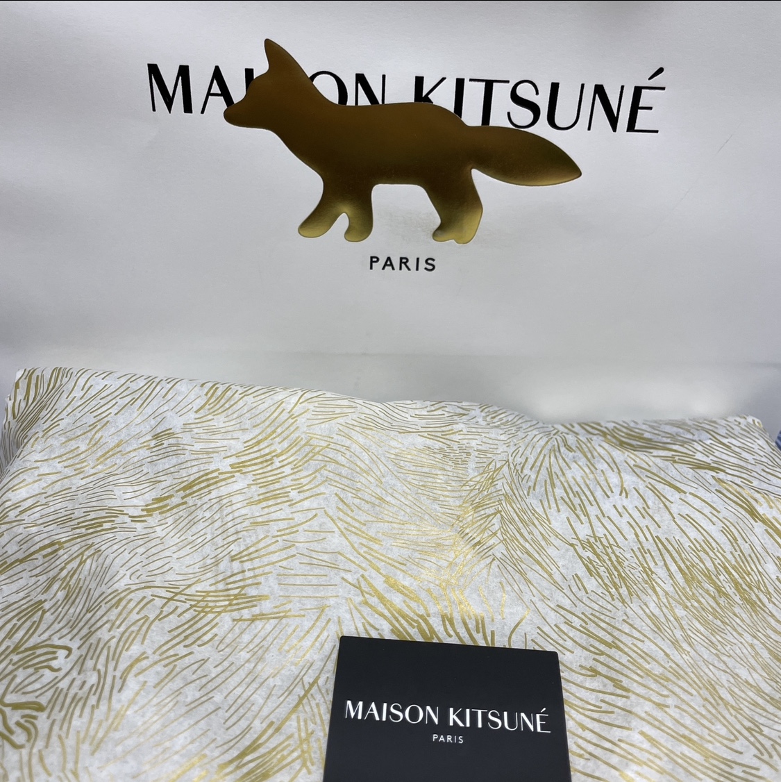 Maison Kitsune Double Fox Head Patch Classic T-Shirt Anthracite 착용 스타일 - 2