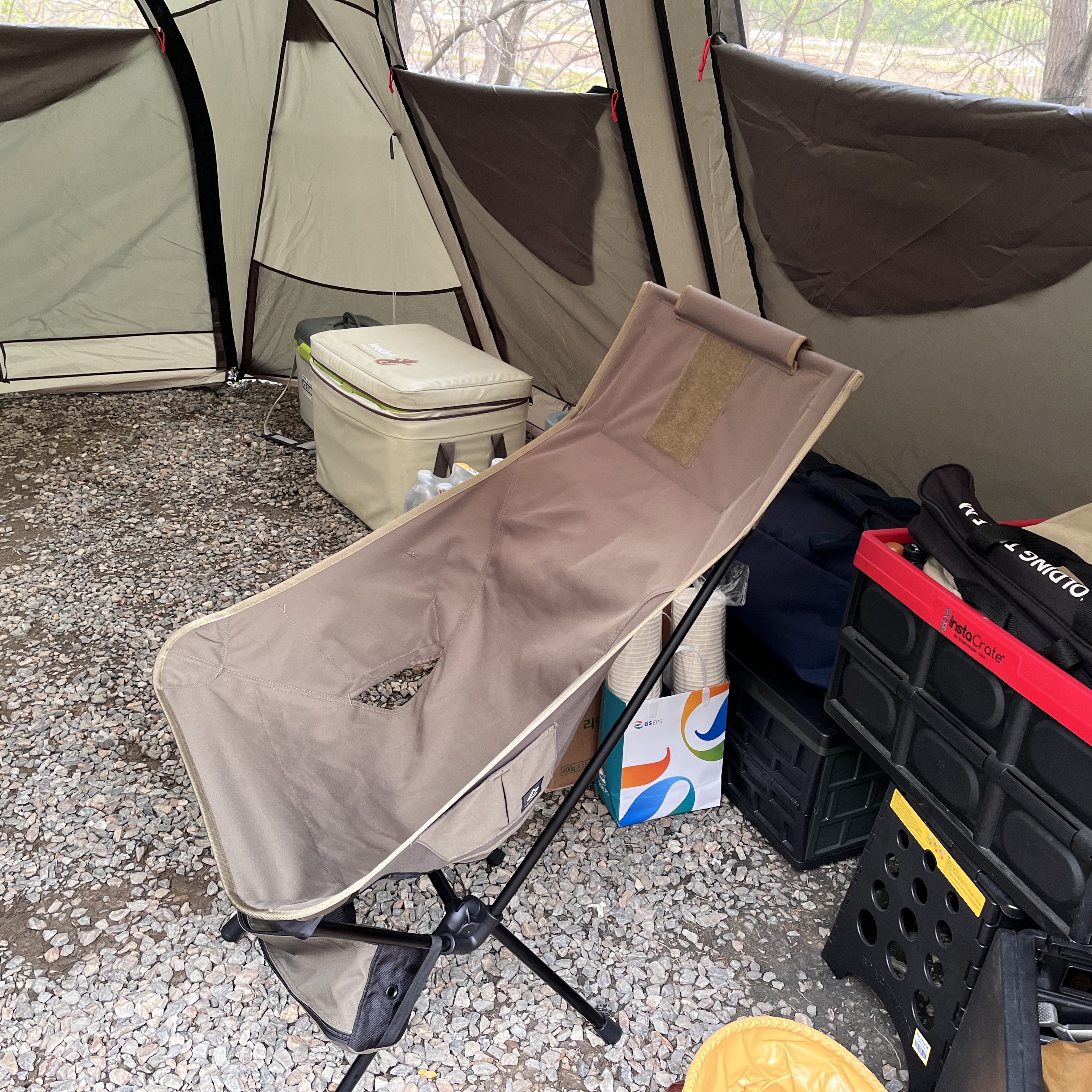 Helinox Tactical Sunset Chair Military Olive 착용 스타일