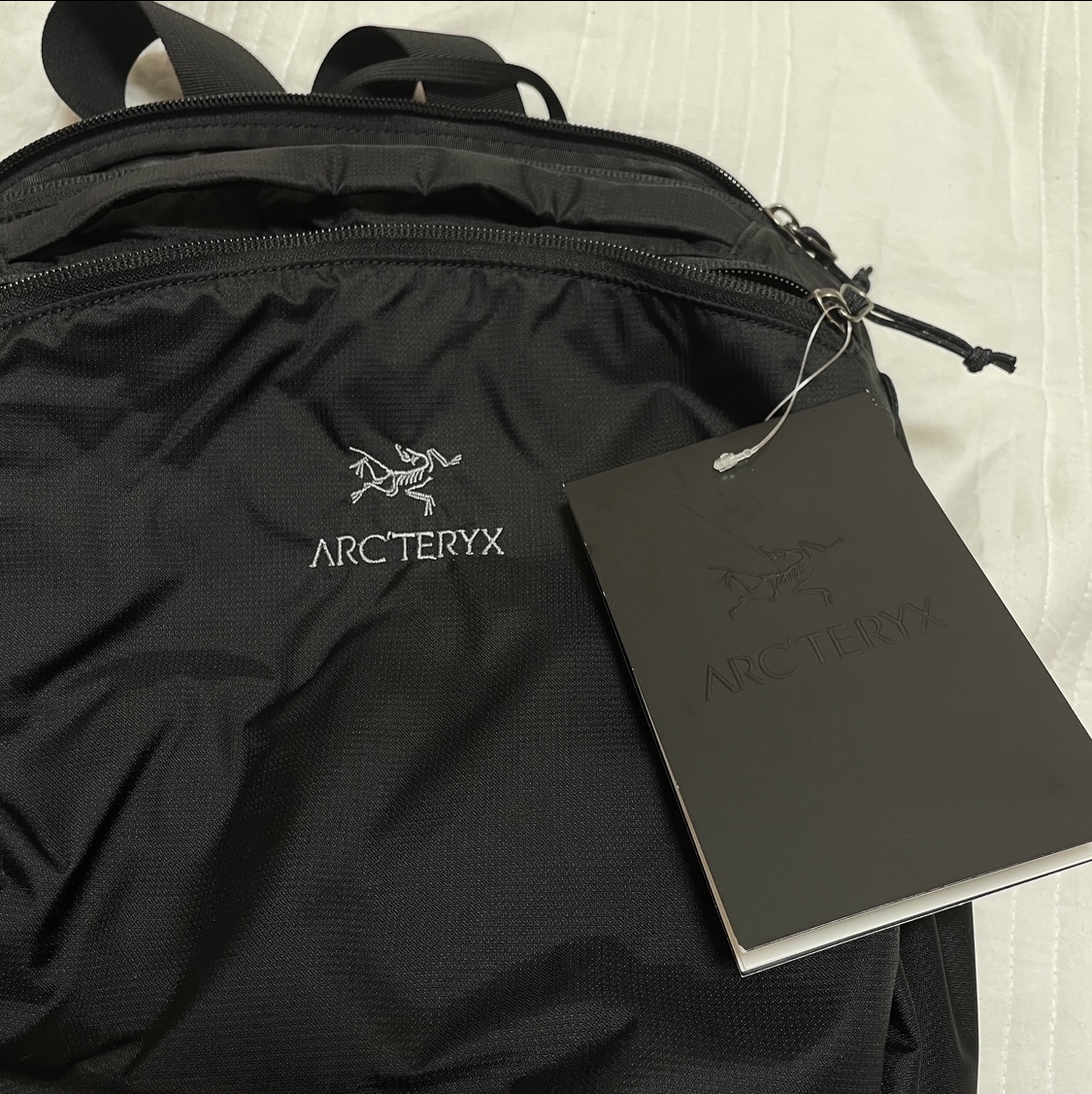 Arc'teryx Index 15 Backpack Black 착용 스타일