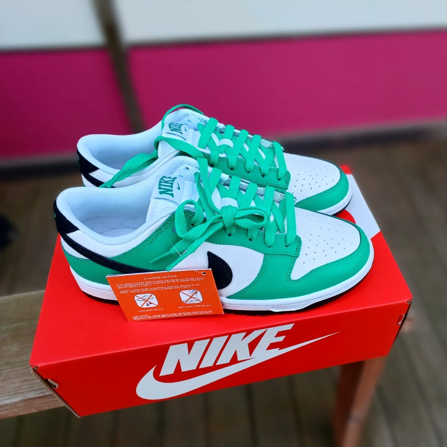 Nike Dunk Low White Green 착용 스타일 - 2
