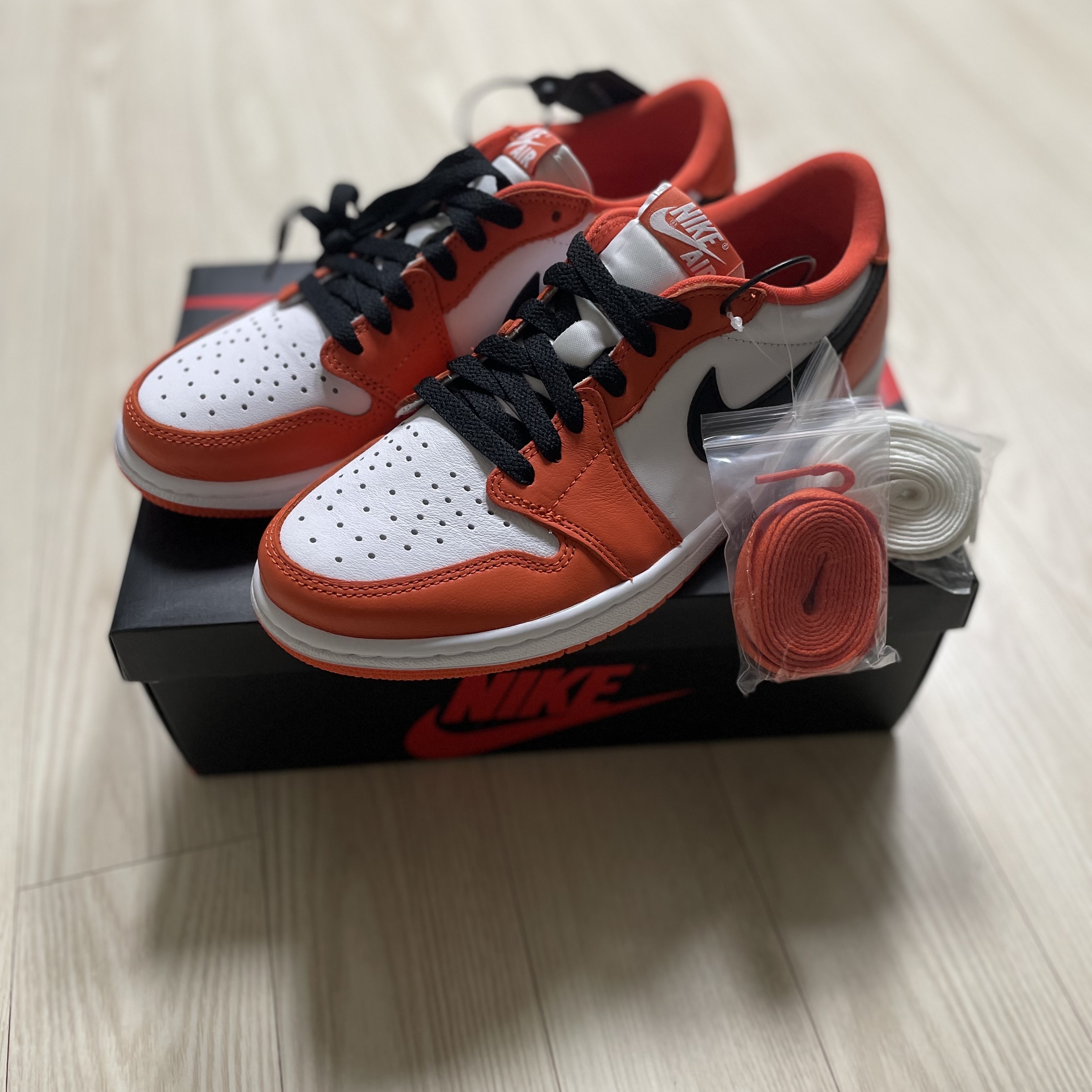 Jordan 1 Low OG Starfish 착용 스타일
