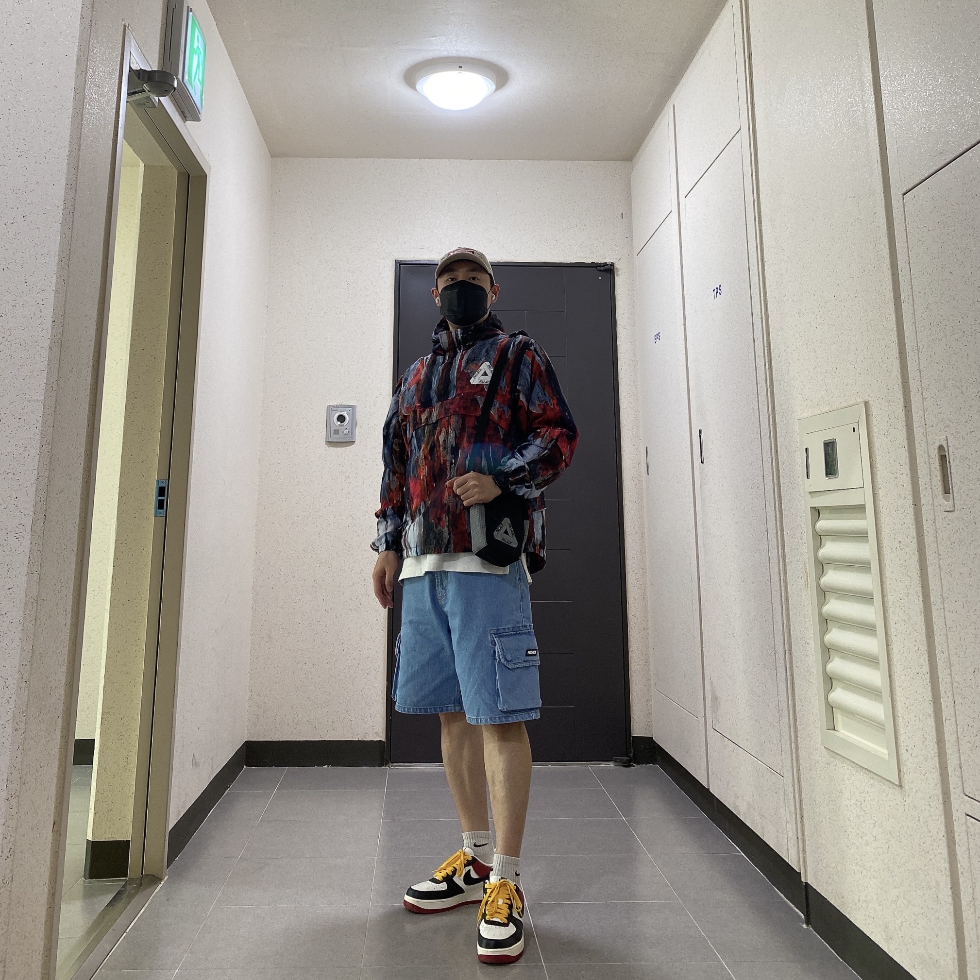 Supreme Lasered Twill Camp Cap Tan - 23SS, Palace Utility Jacket Tree Bark - 21FW 착용 스타일