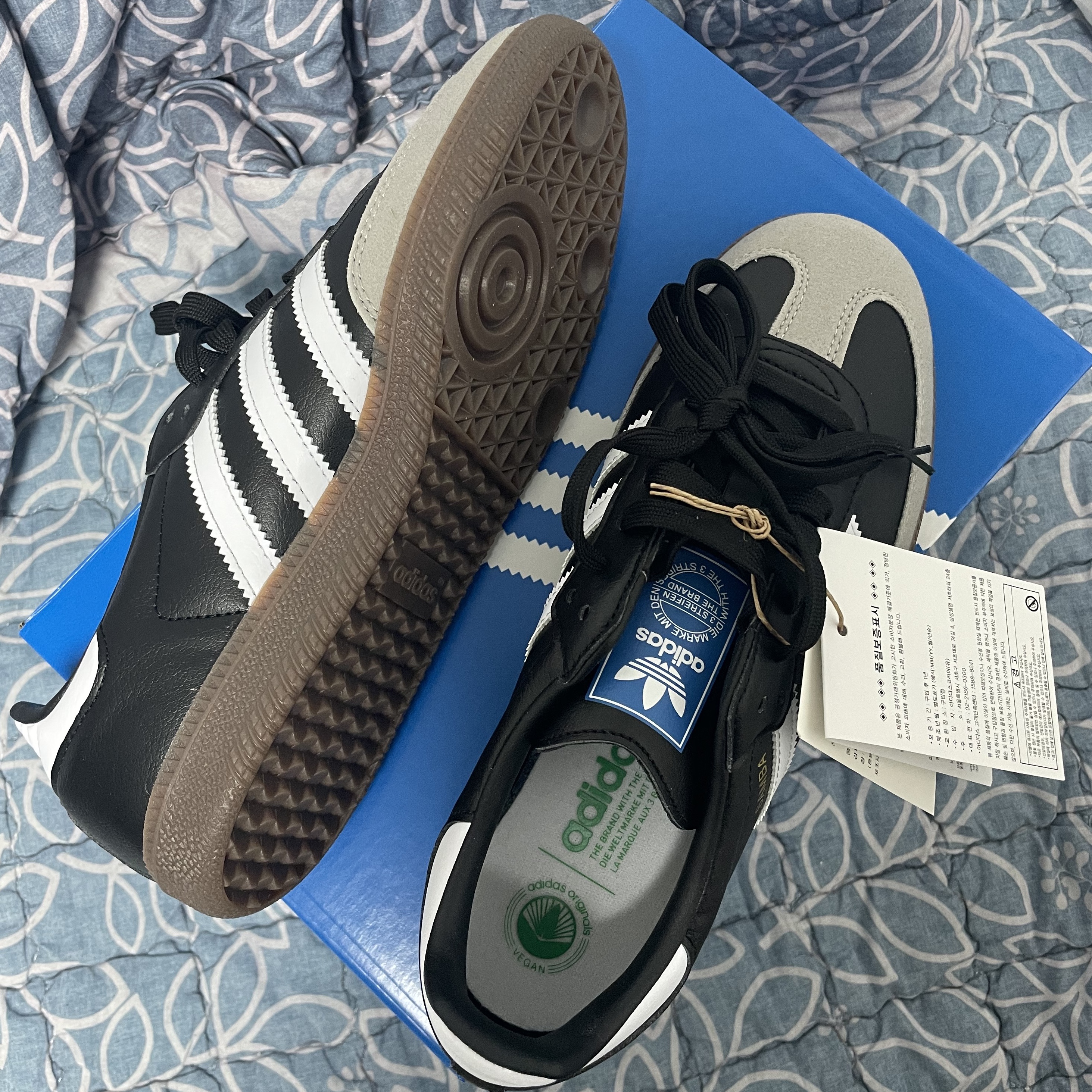 Adidas Samba Vegan Black White 착용 스타일 - 1