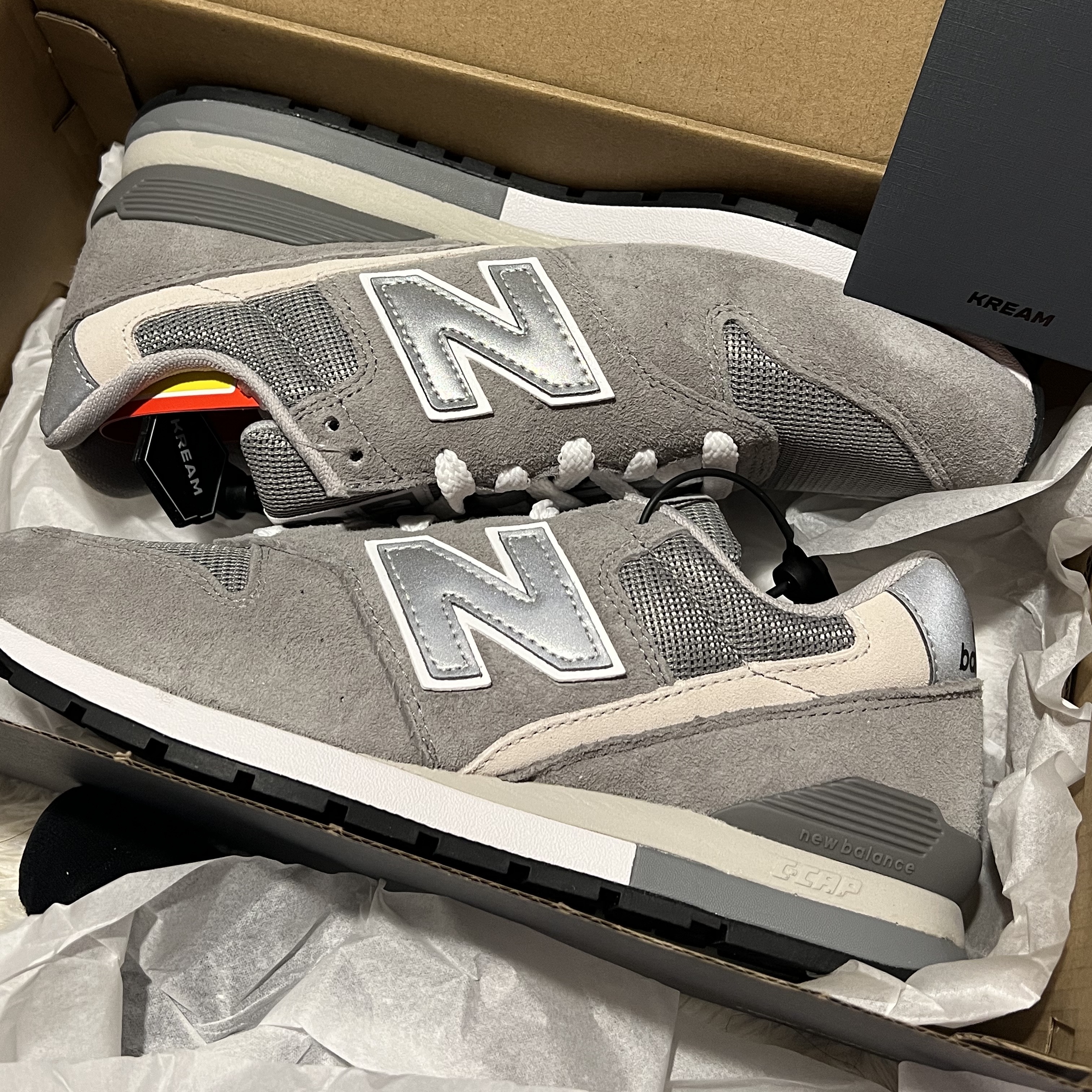 New Balance 996 Grey 착용 스타일