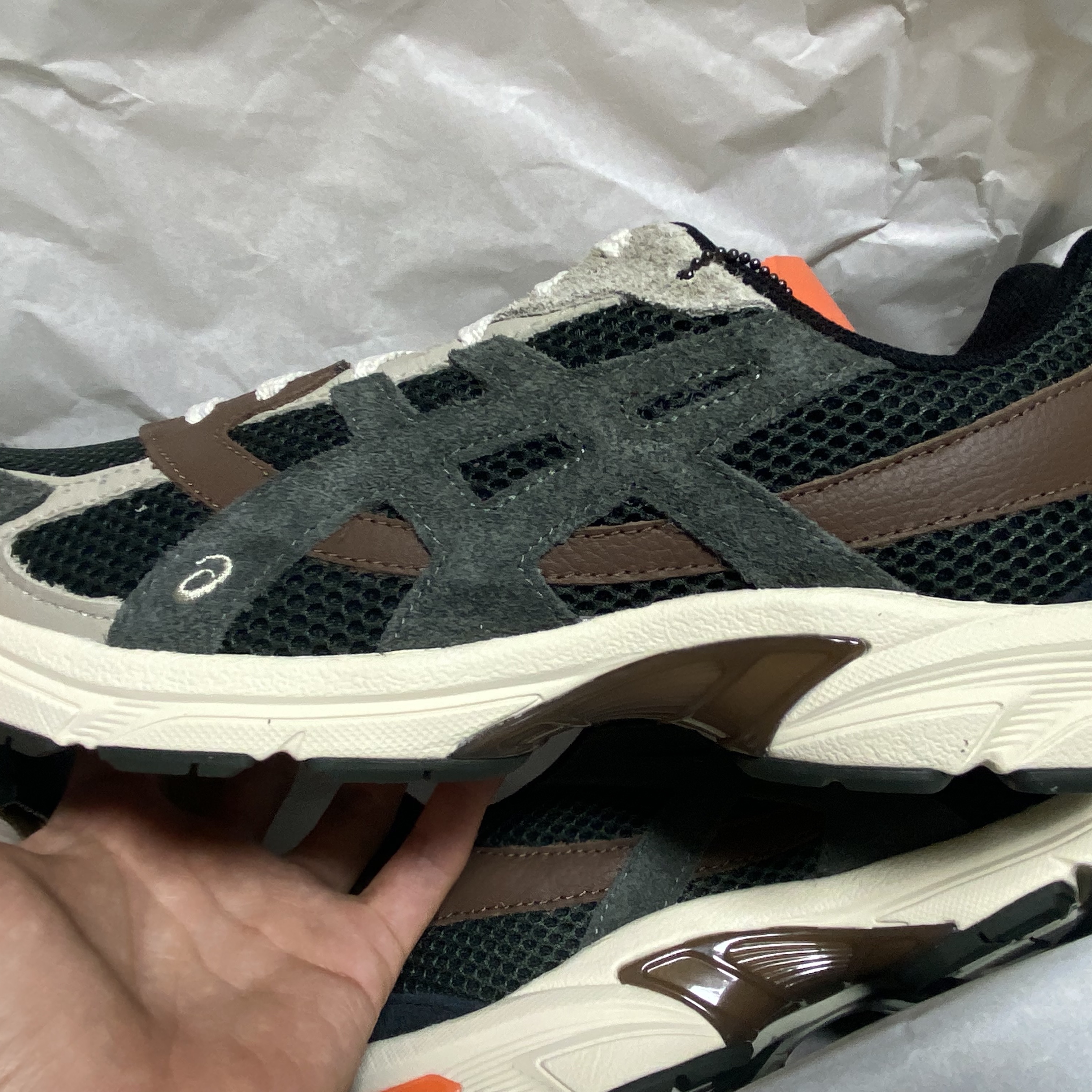 Asics x Hal Studios Gel-1130 MK-II Forest 착용 스타일 - 1