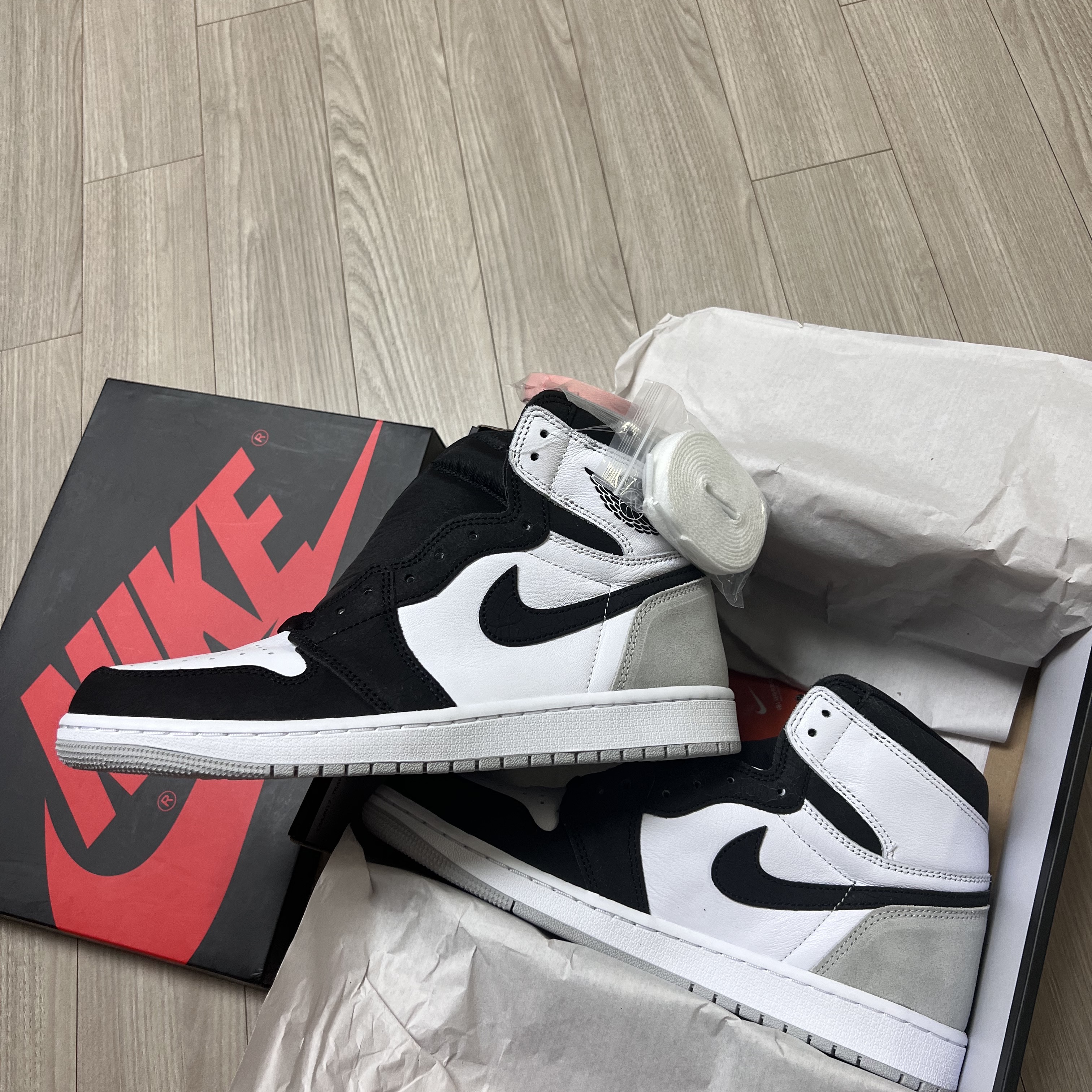 Jordan 1 Retro High OG Bleached Coral 착용 스타일 - 1