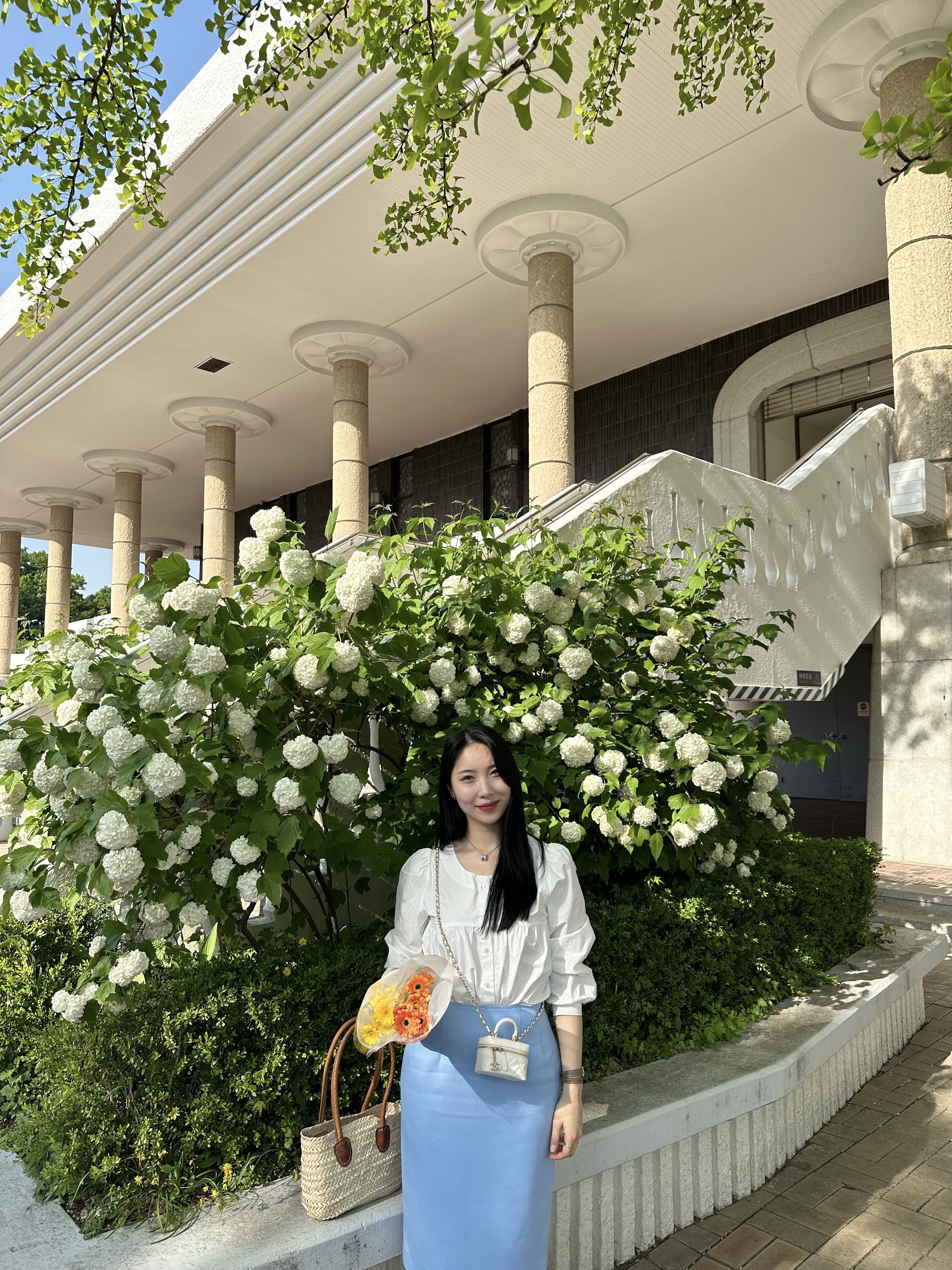 디올 x 사카이 미니 새들백 올리브, 메종 미하라 야스히로 피터슨 OG 솔 캔버스 로우 스니커즈 블랙 착용 스타일 - 4