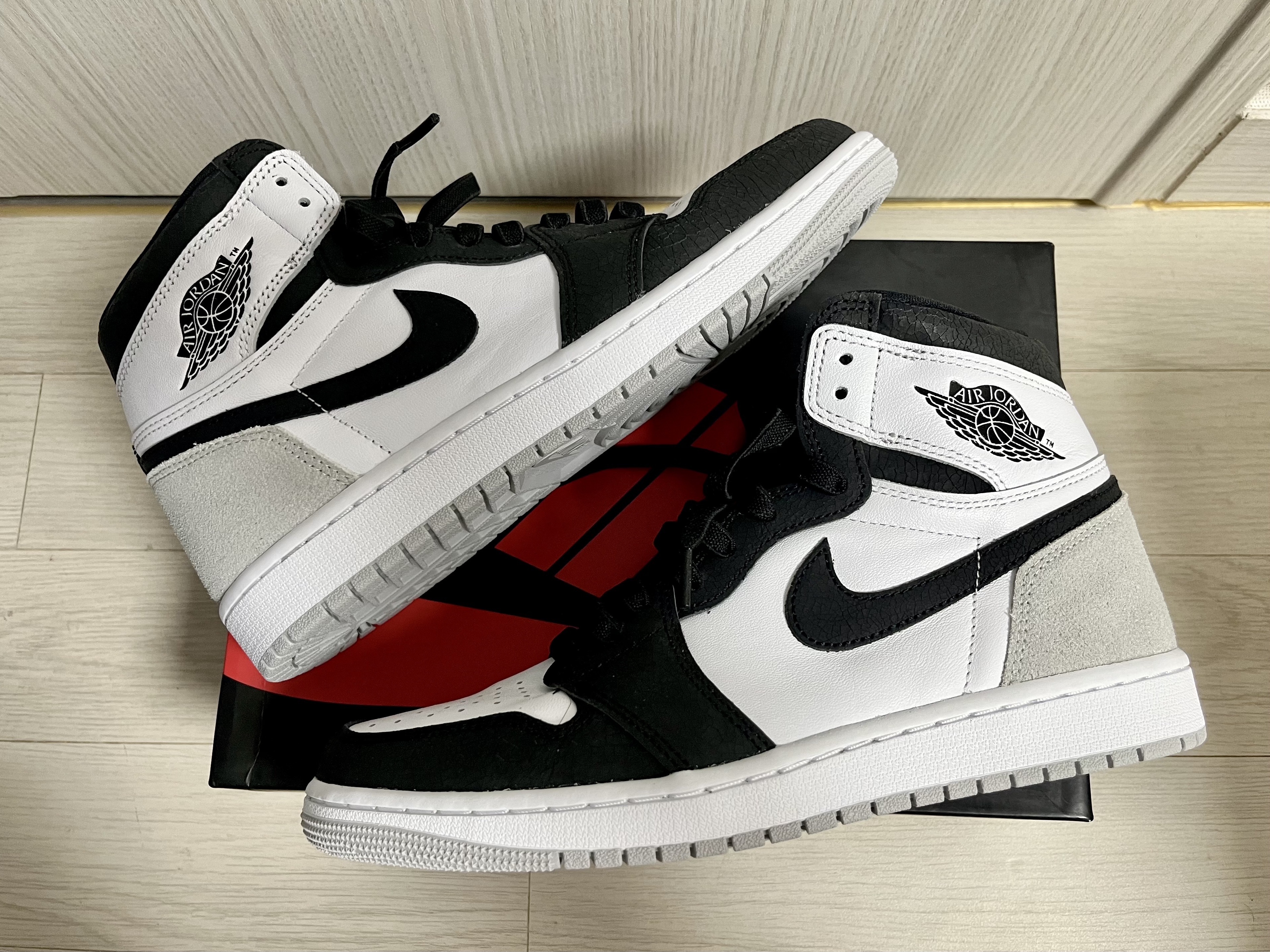 Jordan 1 Retro High OG Bleached Coral 착용 스타일